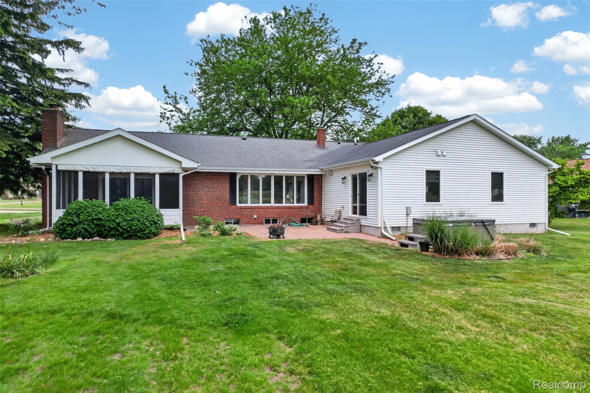 1330 Meadow Green Lane