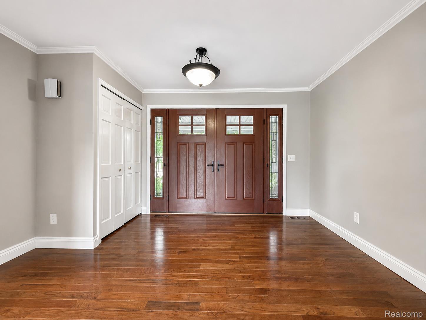 1330 Meadow Green Lane