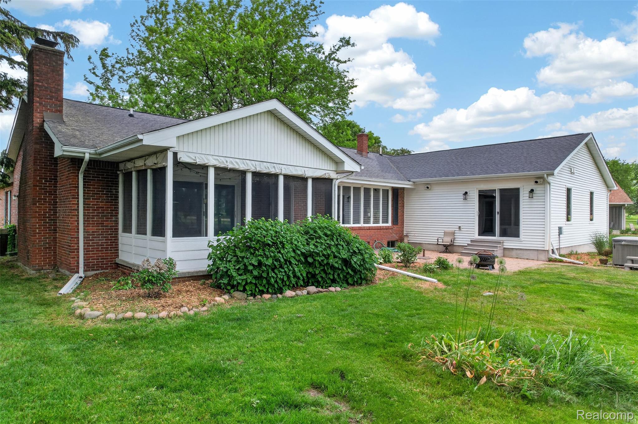 1330 Meadow Green Lane