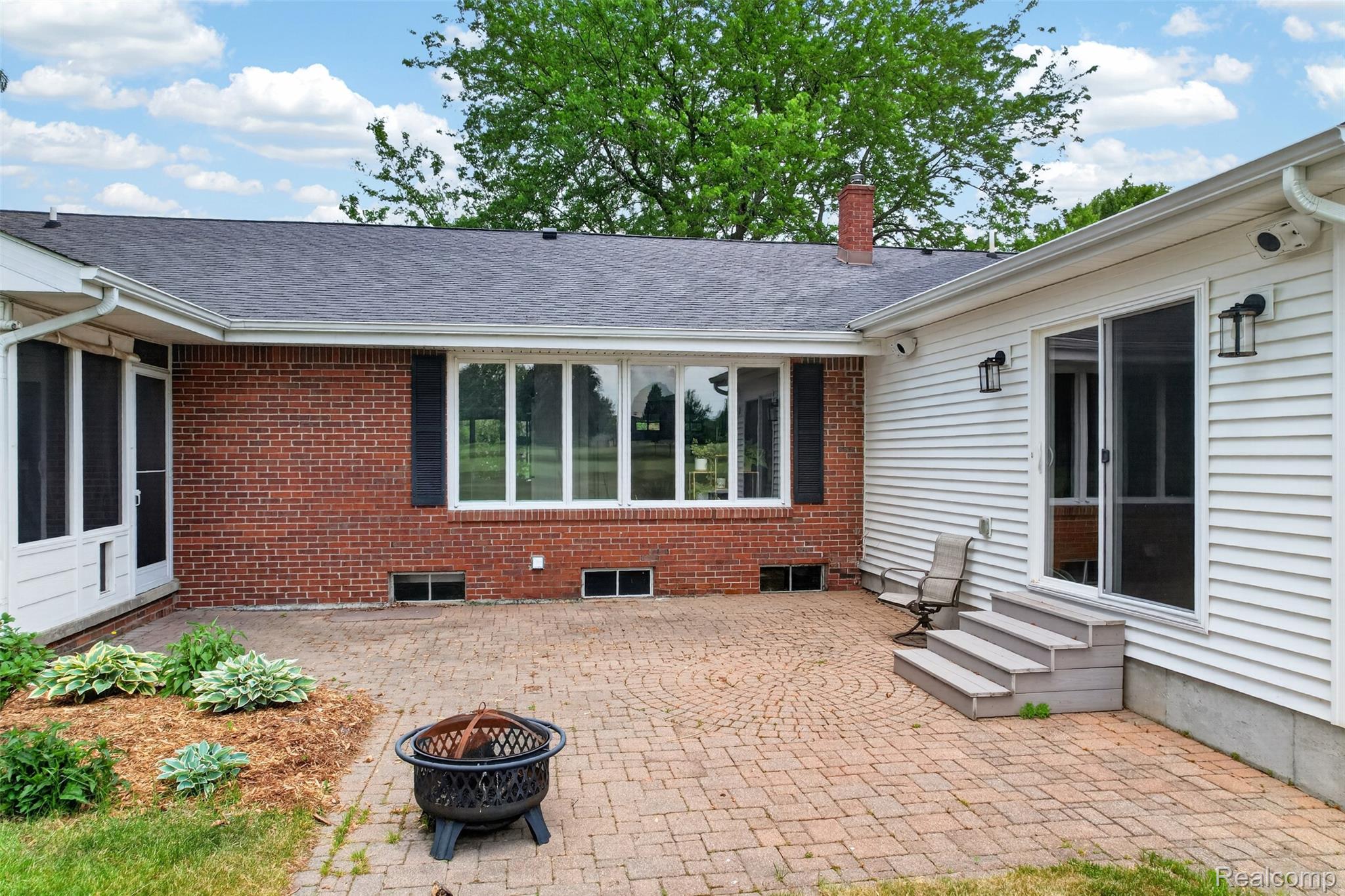 1330 Meadow Green Lane