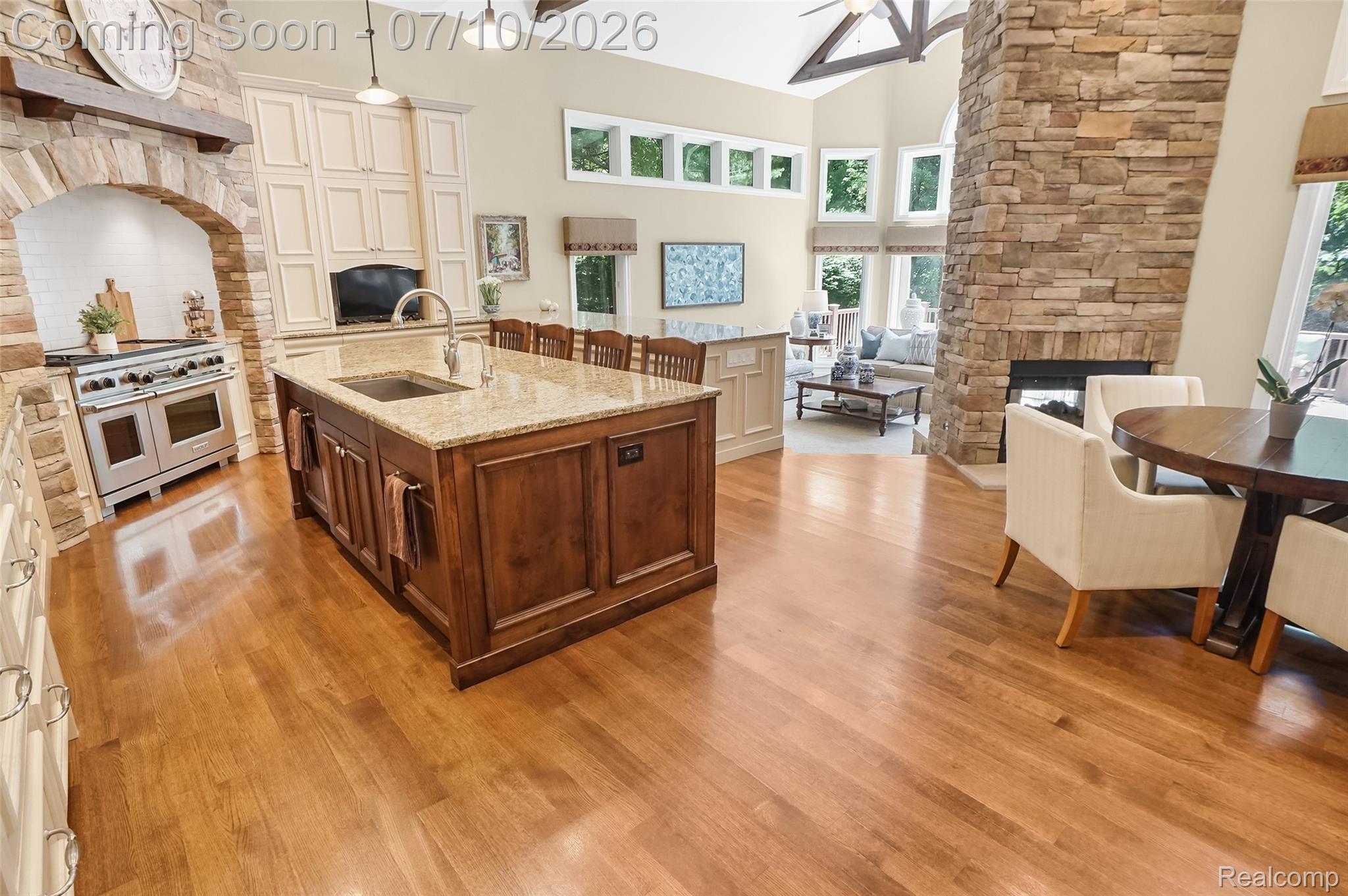12172 Woodline Drive