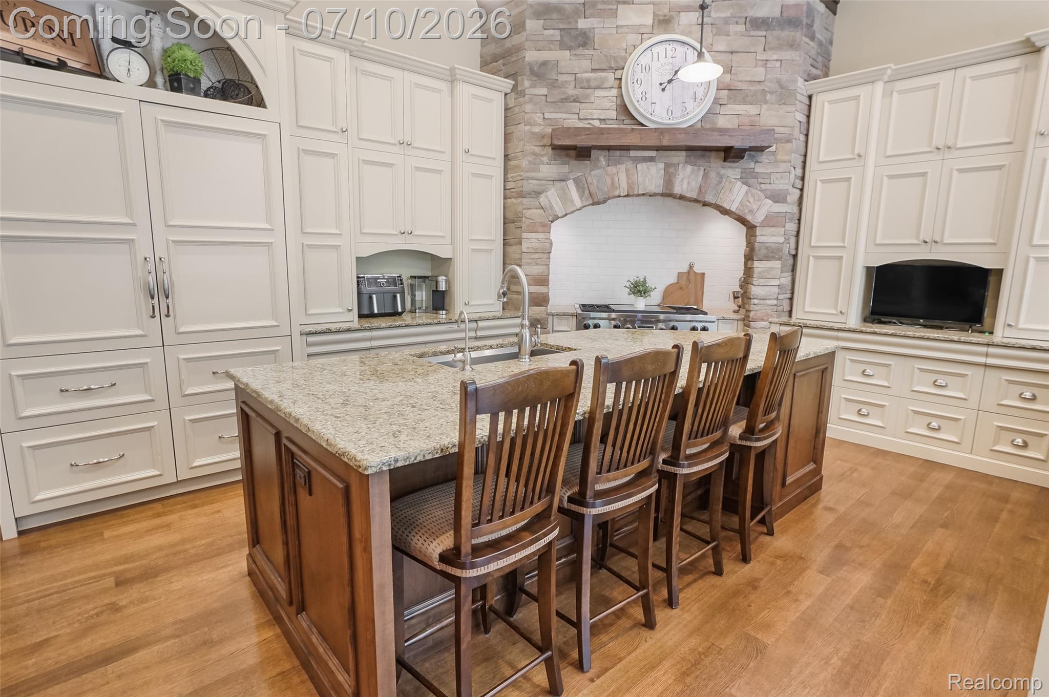 12172 Woodline Drive