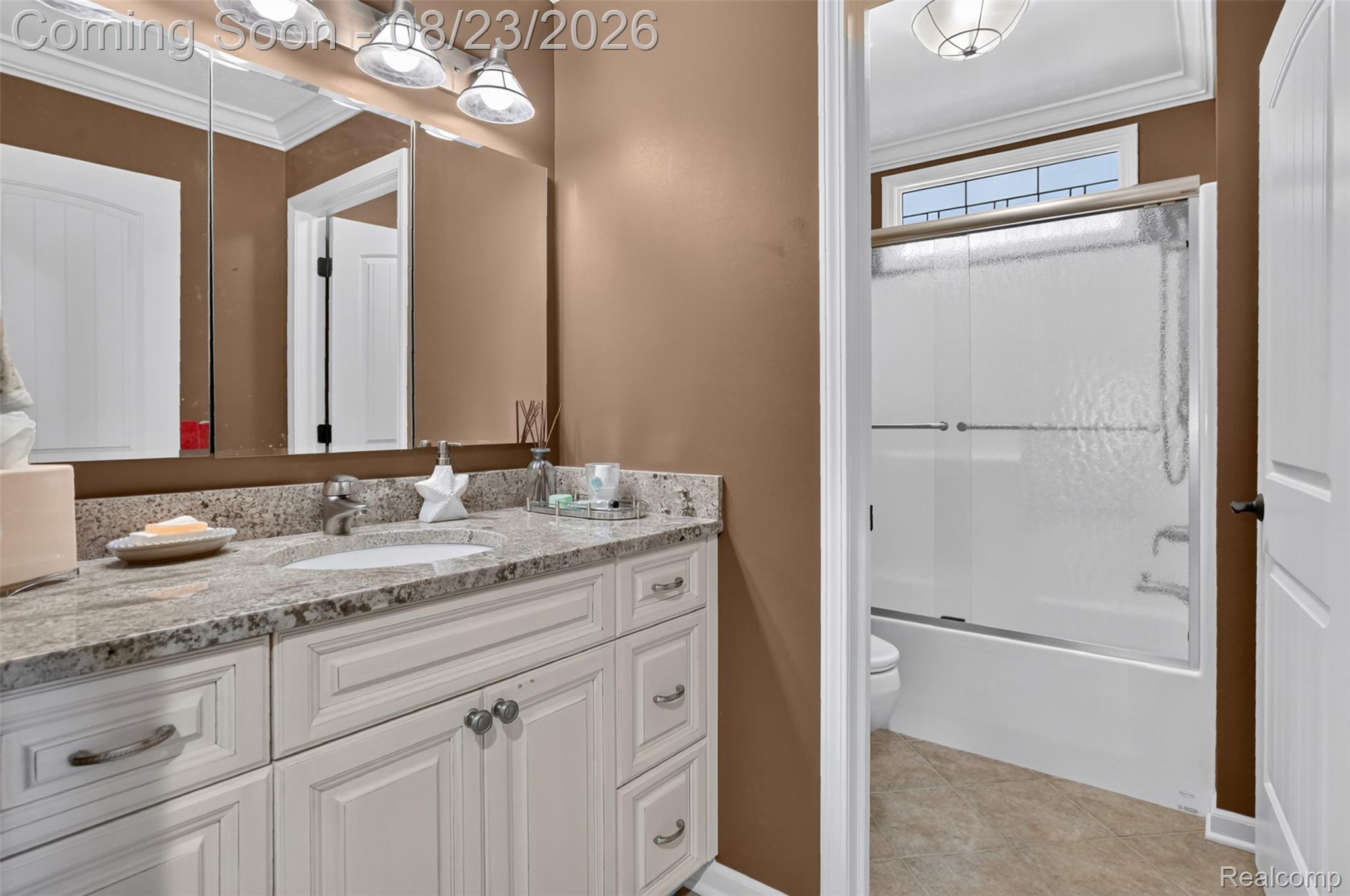 13193 Lake Shore Drive