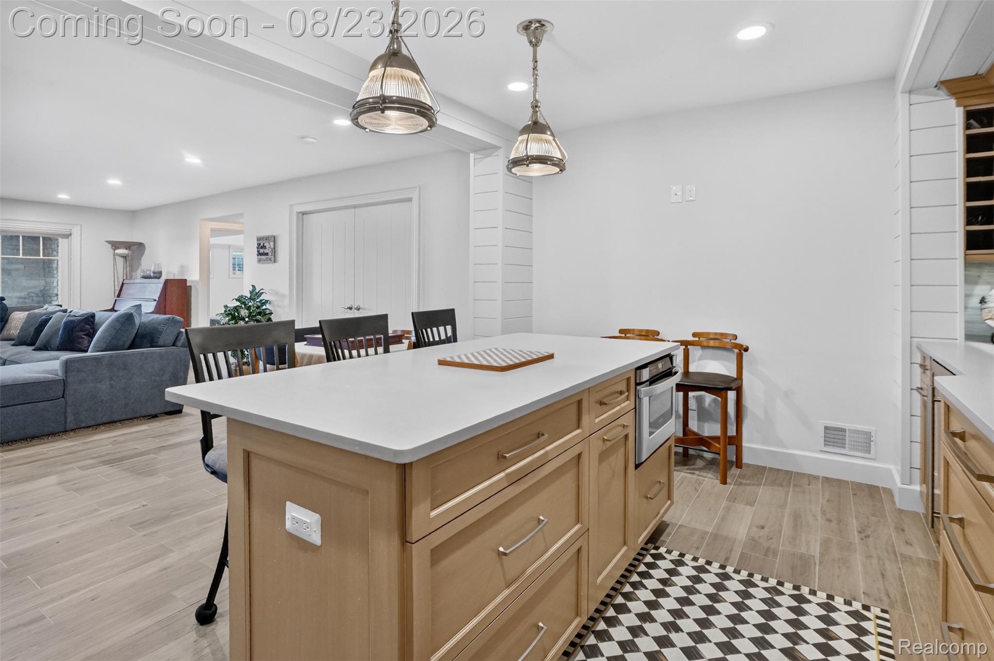 13193 Lake Shore Drive