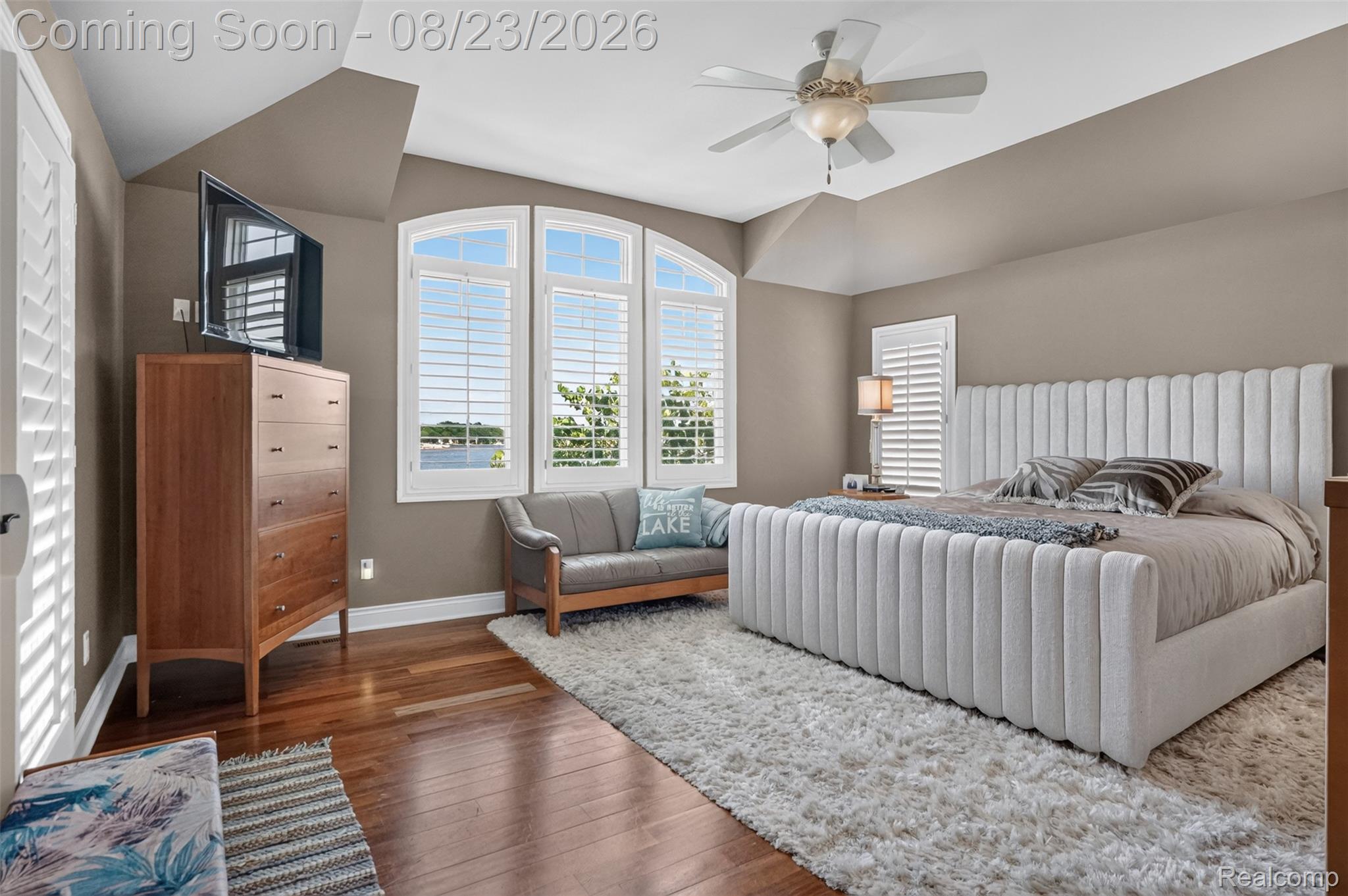 13193 Lake Shore Drive