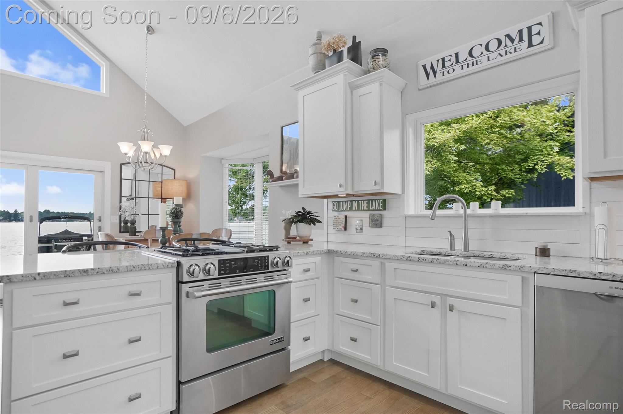 13203 Log Cabin Point