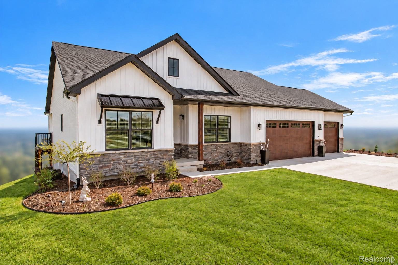 12945 Poppy LN