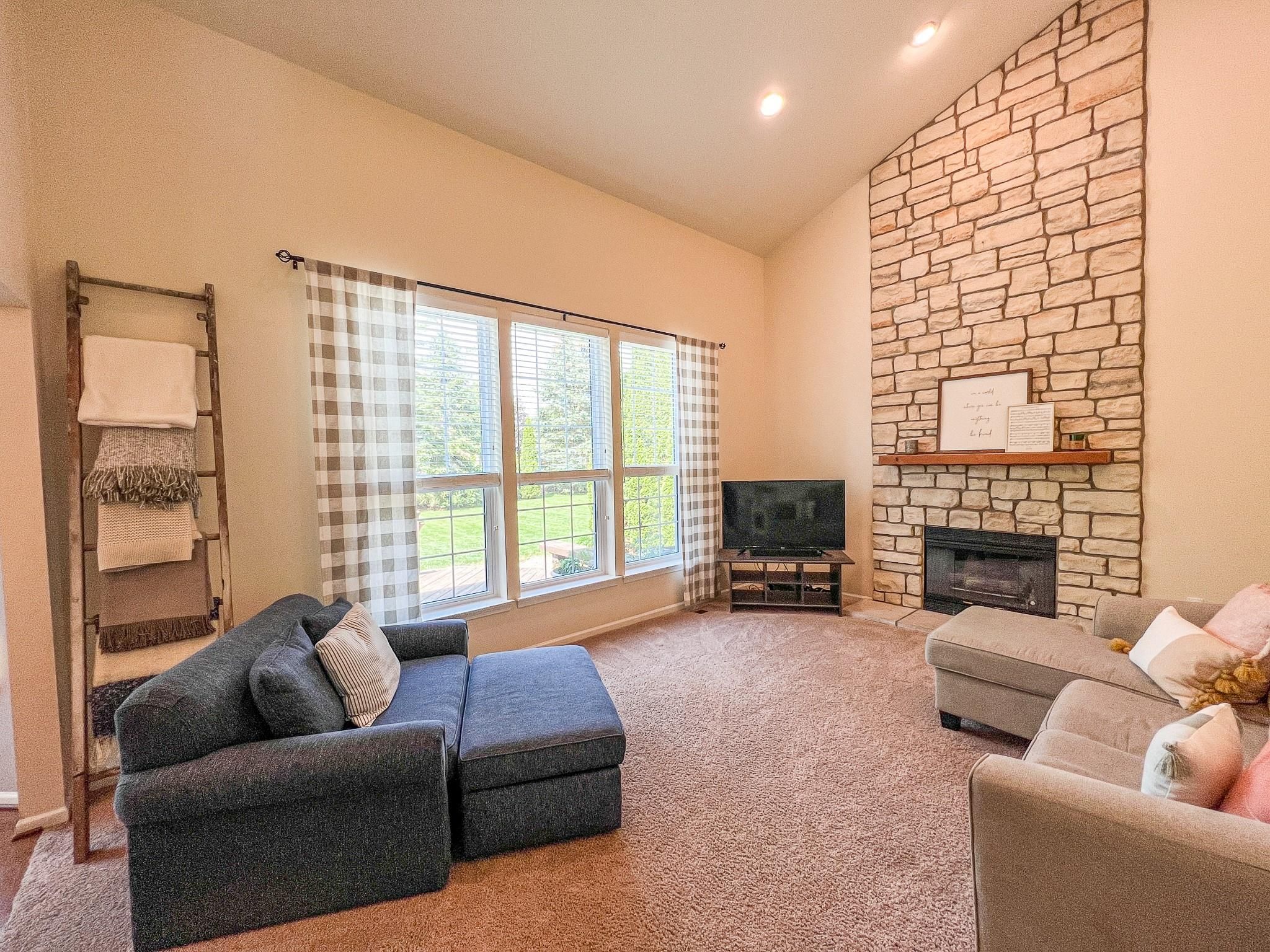 5561 WOODFIELD PKWY