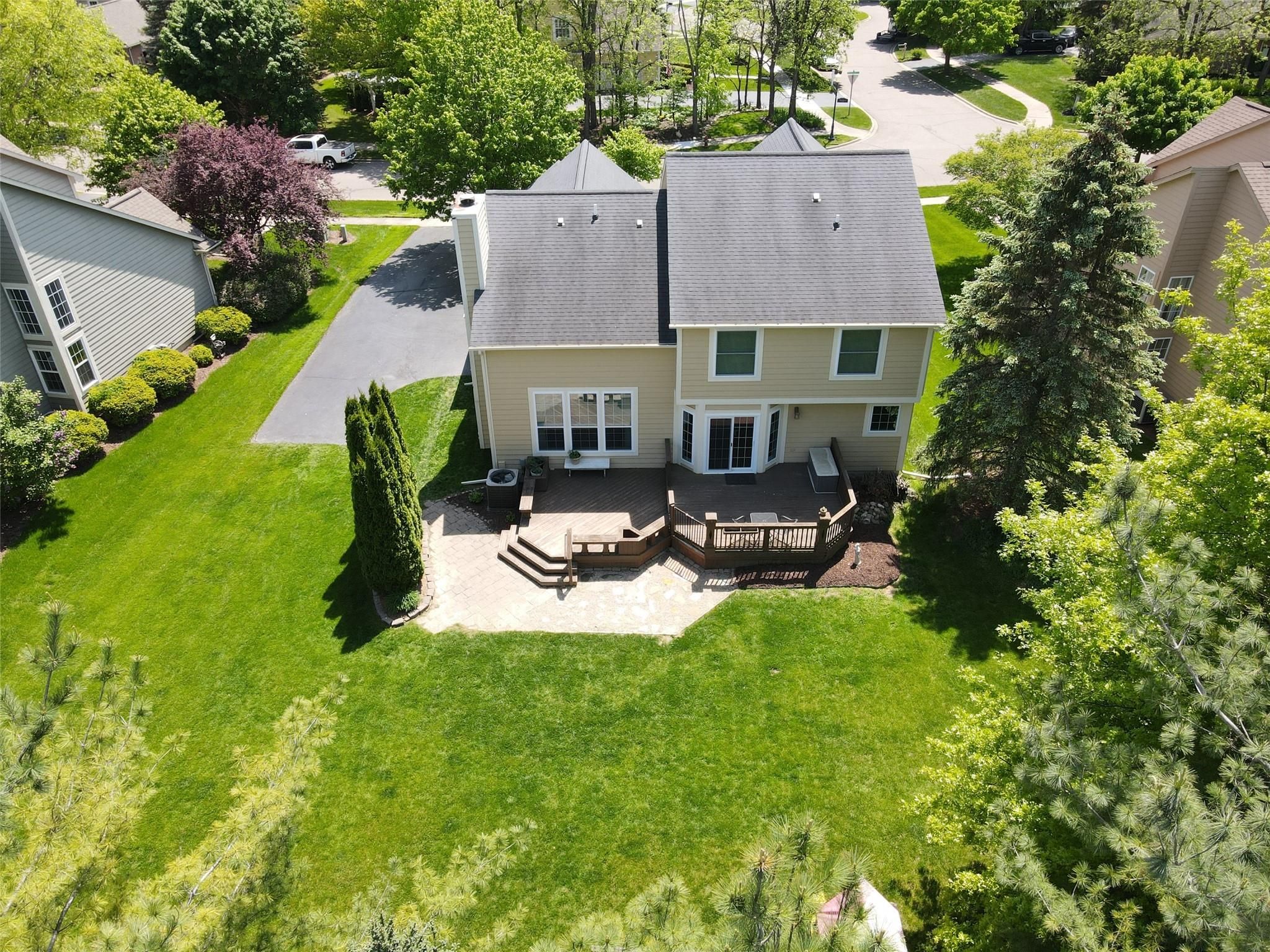 5561 WOODFIELD PKWY