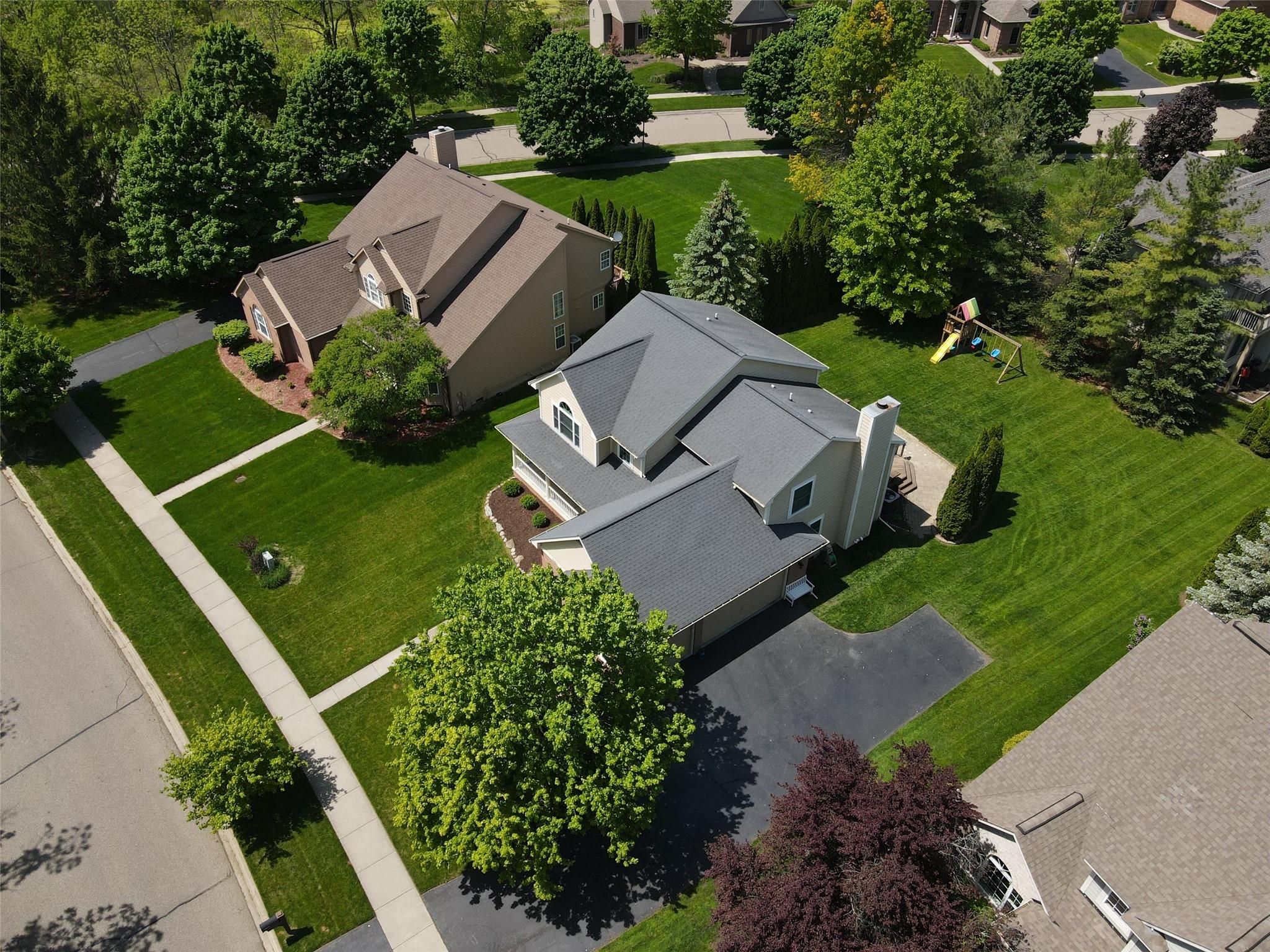 5561 WOODFIELD PKWY