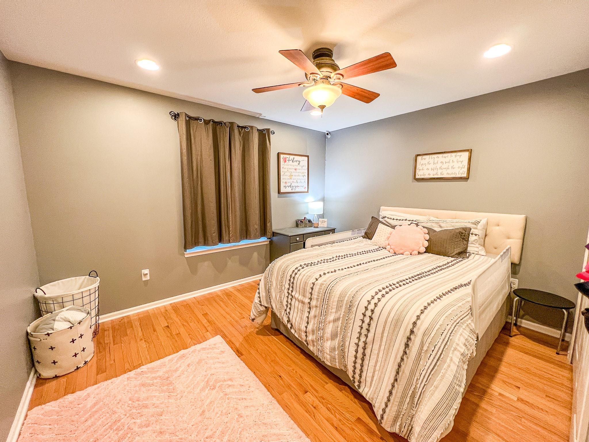 5561 WOODFIELD PKWY