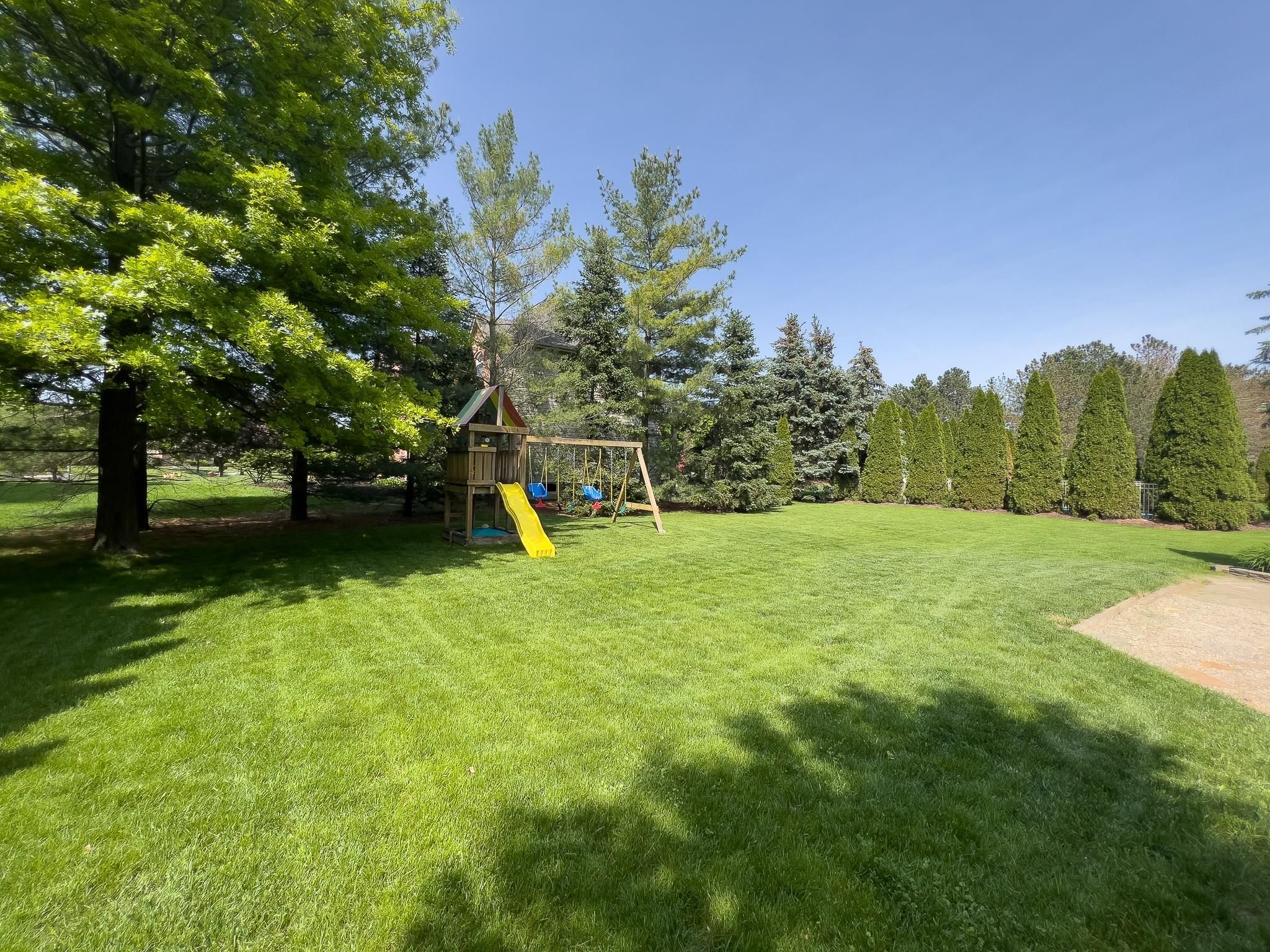 5561 WOODFIELD PKWY