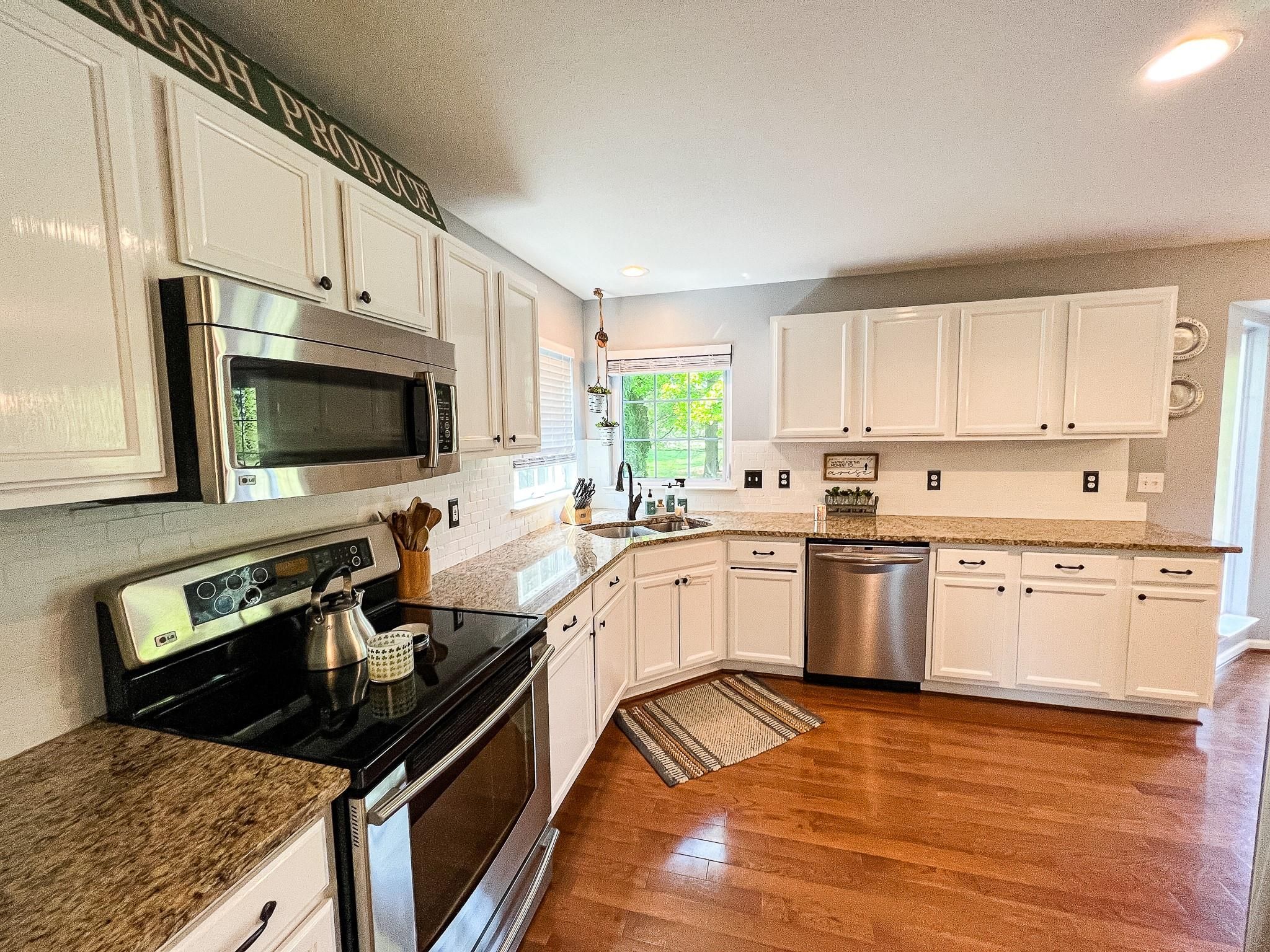 5561 WOODFIELD PKWY