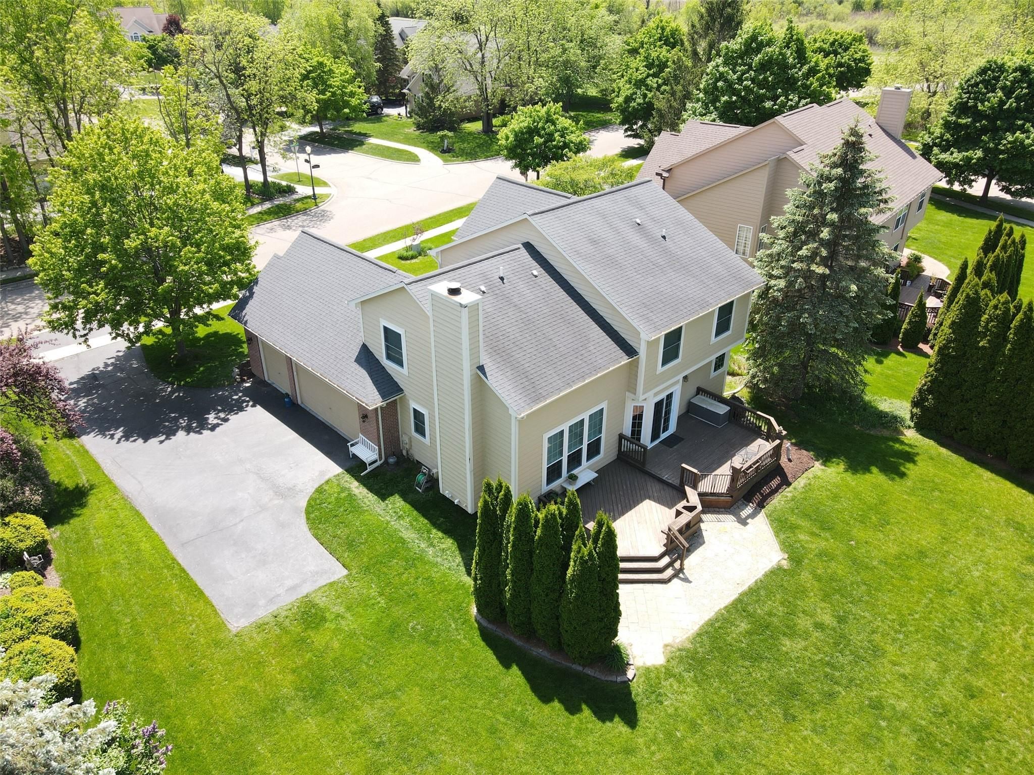 5561 WOODFIELD PKWY