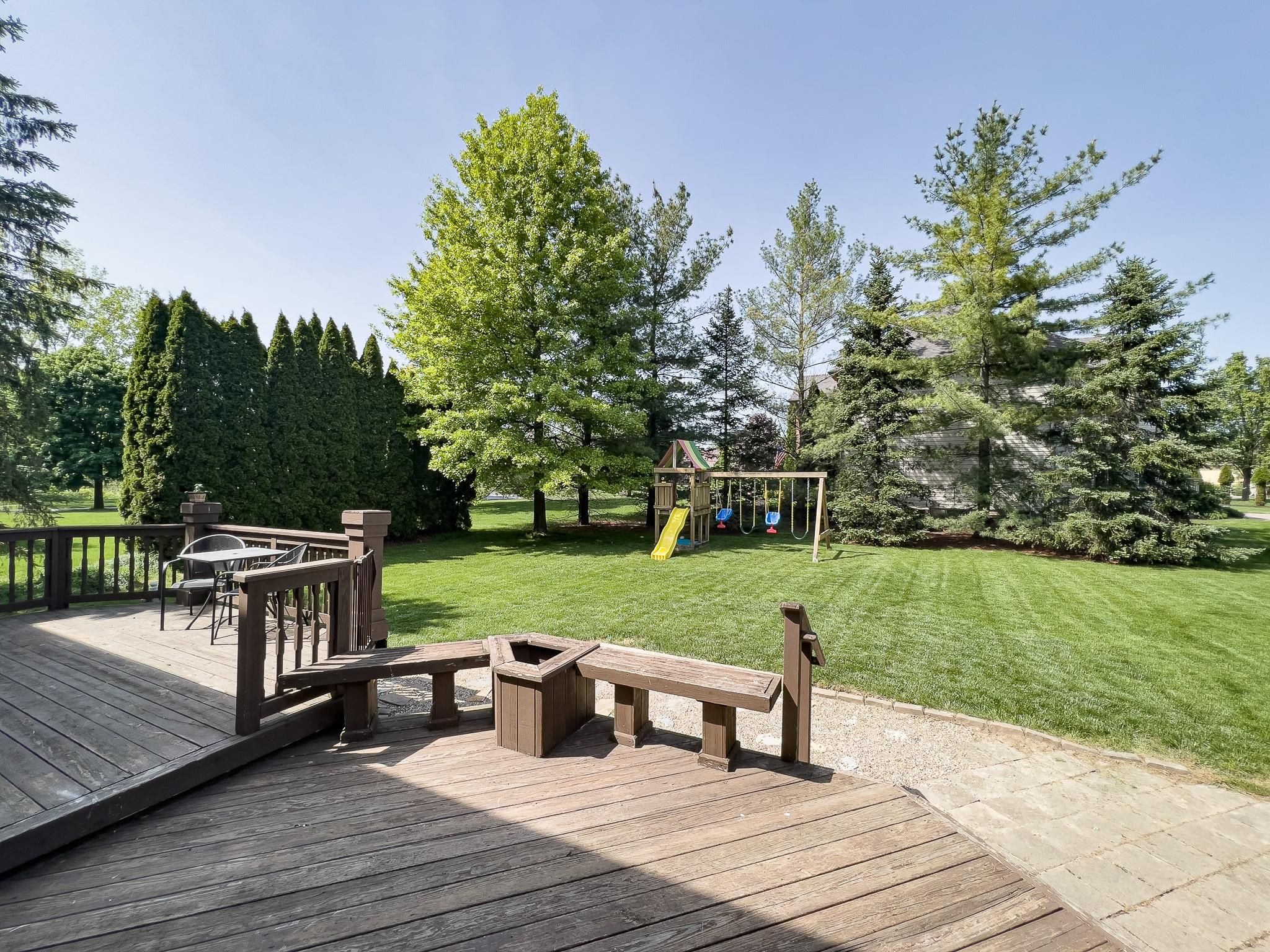 5561 WOODFIELD PKWY