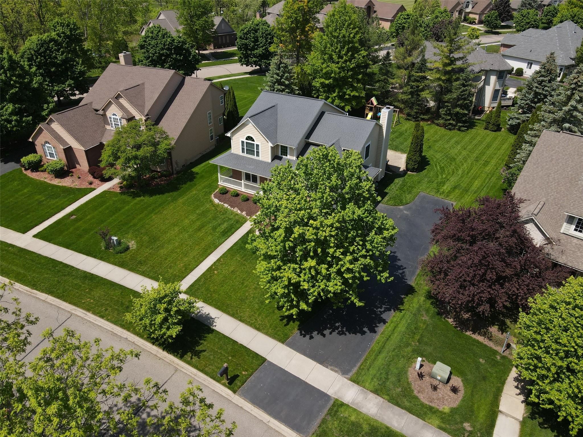 5561 WOODFIELD PKWY
