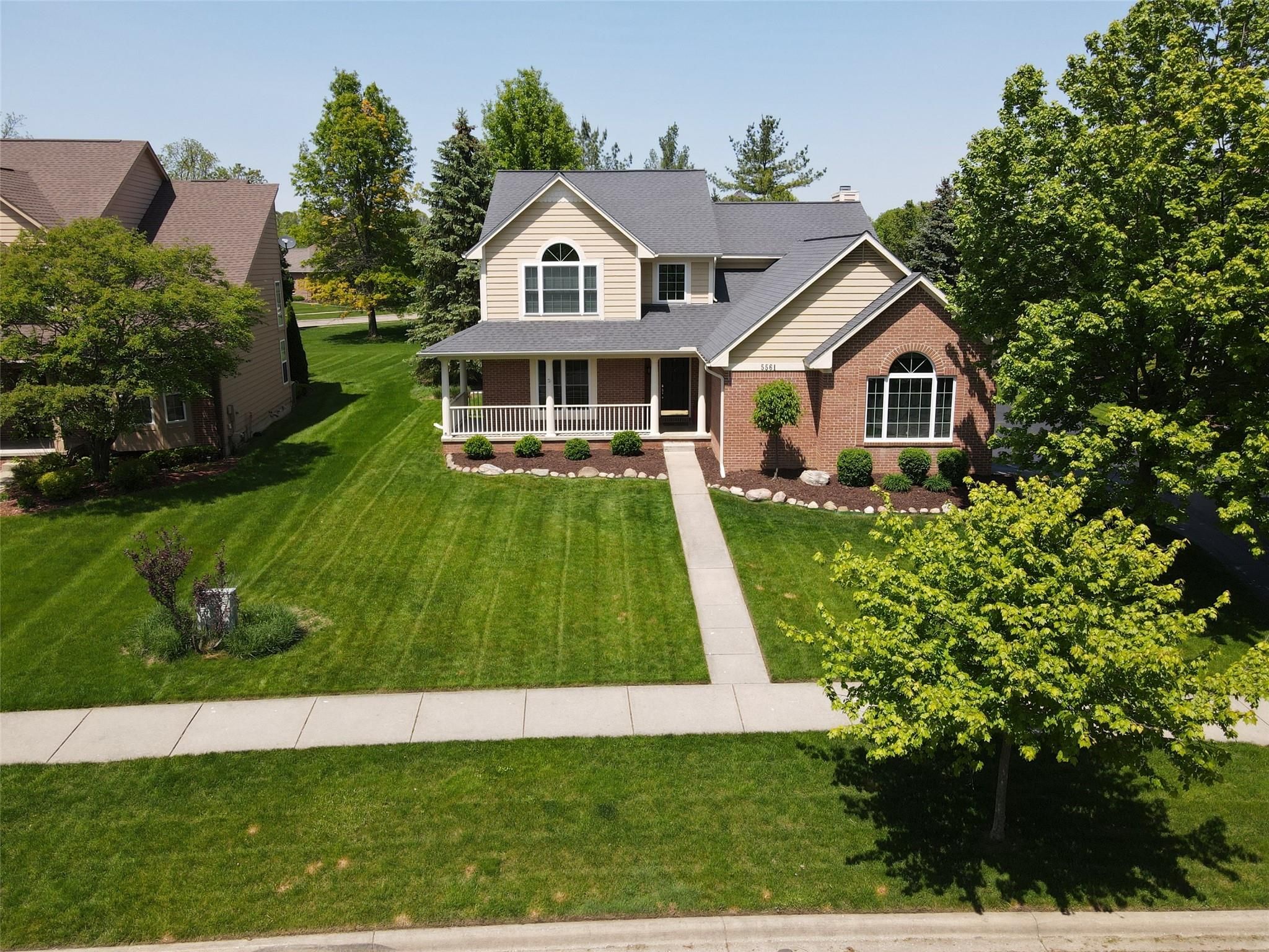 5561 WOODFIELD PKWY