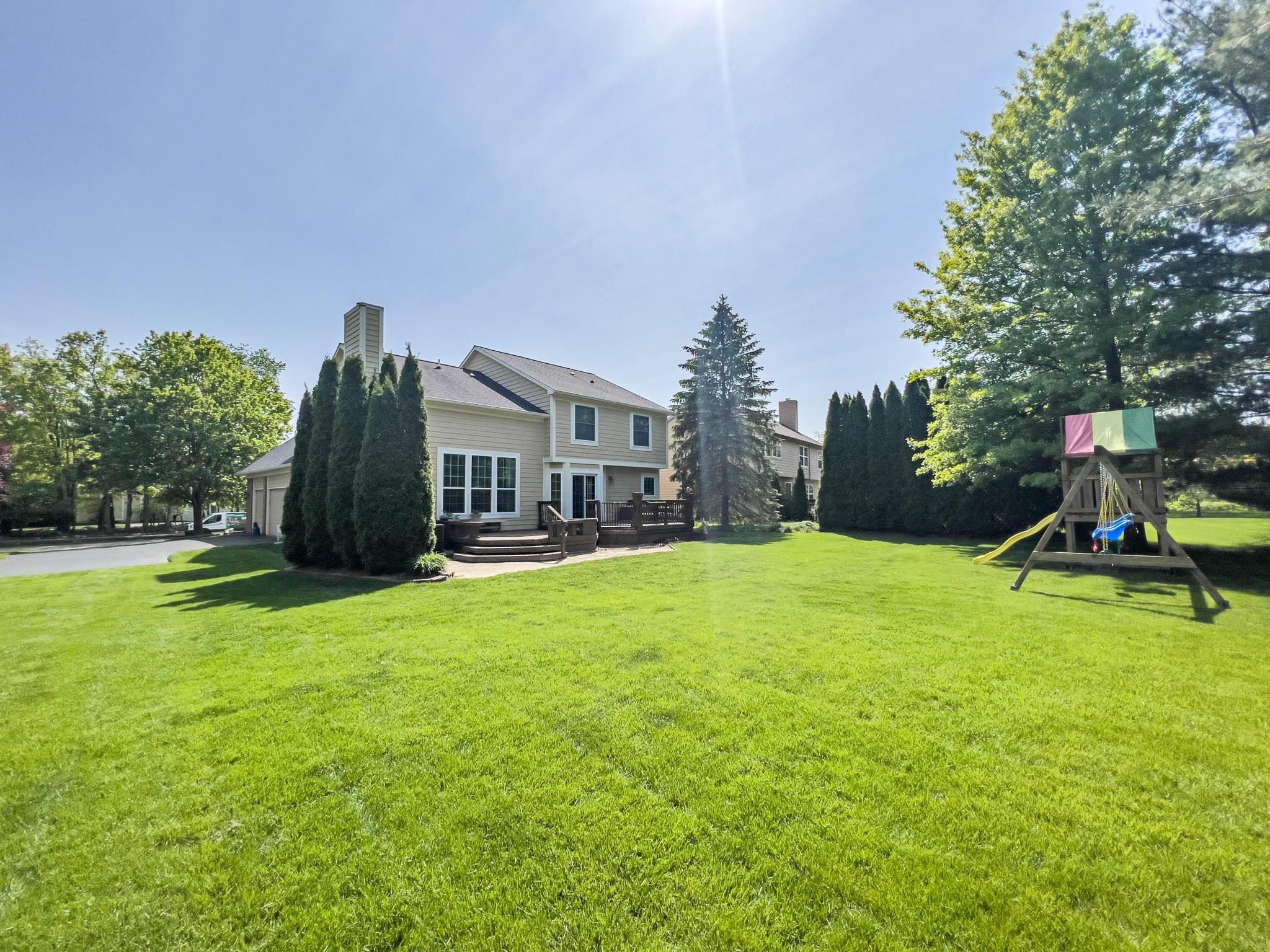 5561 WOODFIELD PKWY