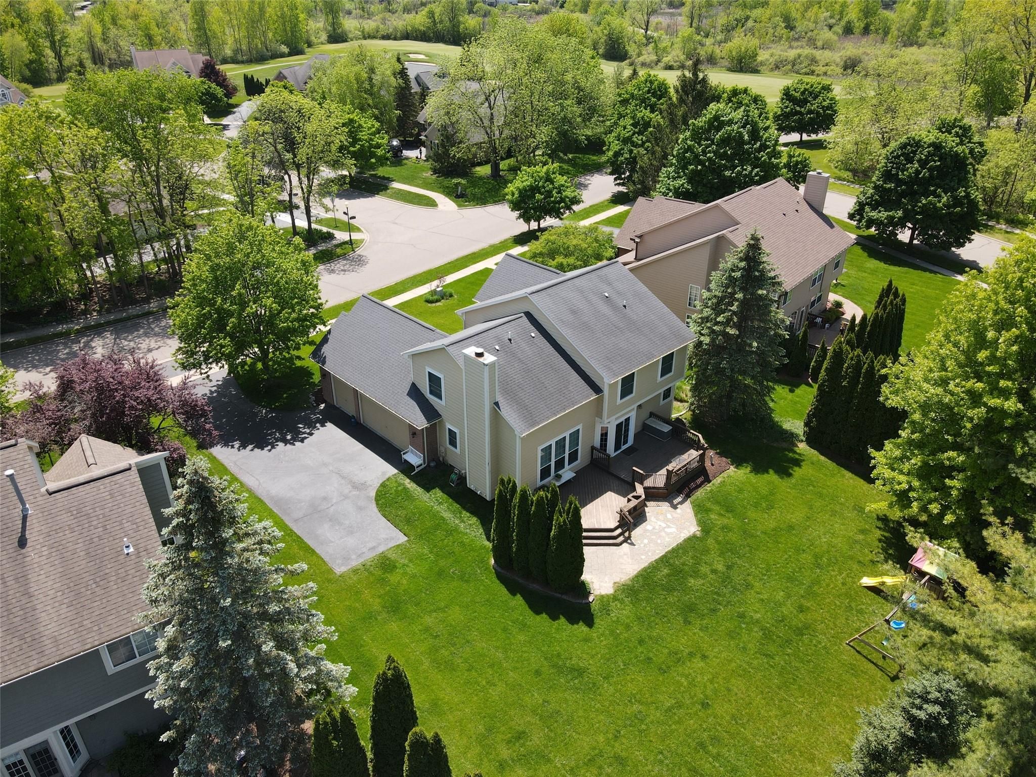 5561 WOODFIELD PKWY