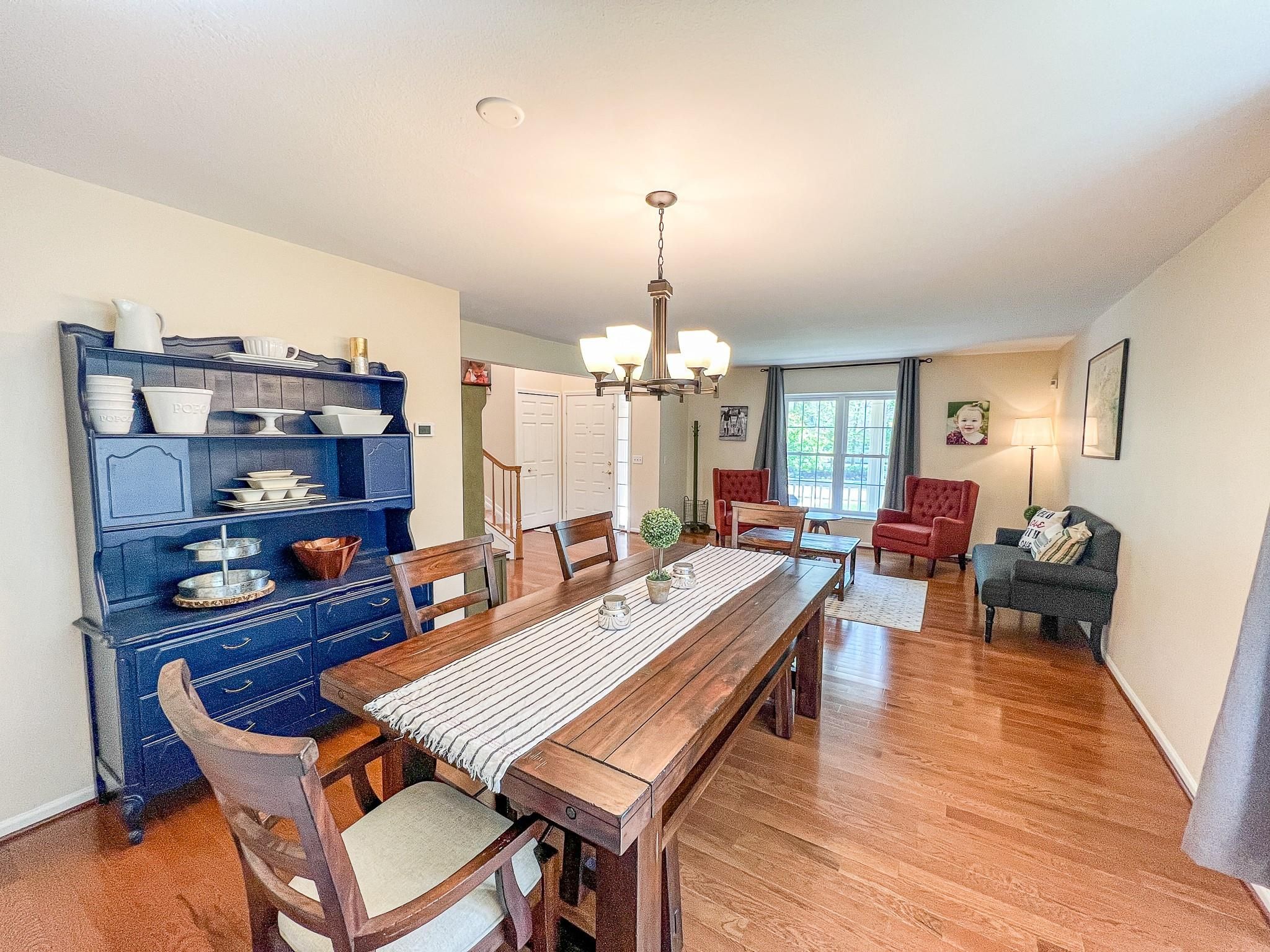 5561 WOODFIELD PKWY