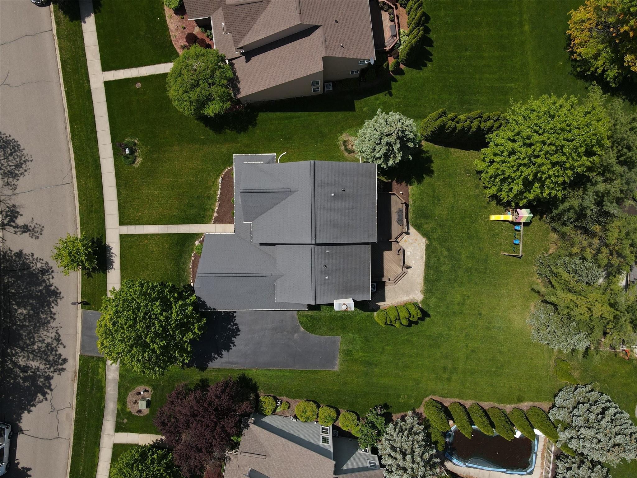 5561 WOODFIELD PKWY