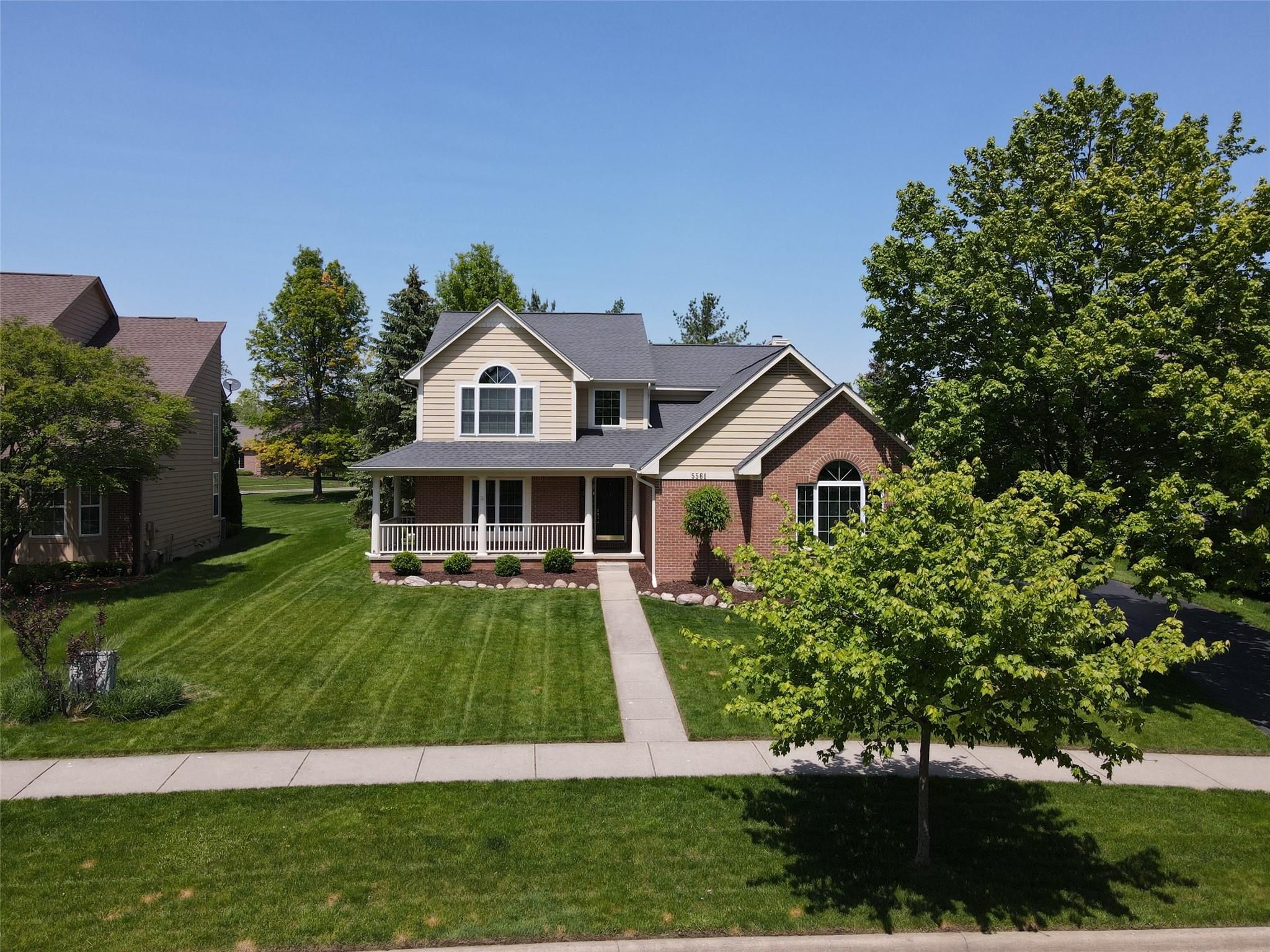 5561 WOODFIELD PKWY