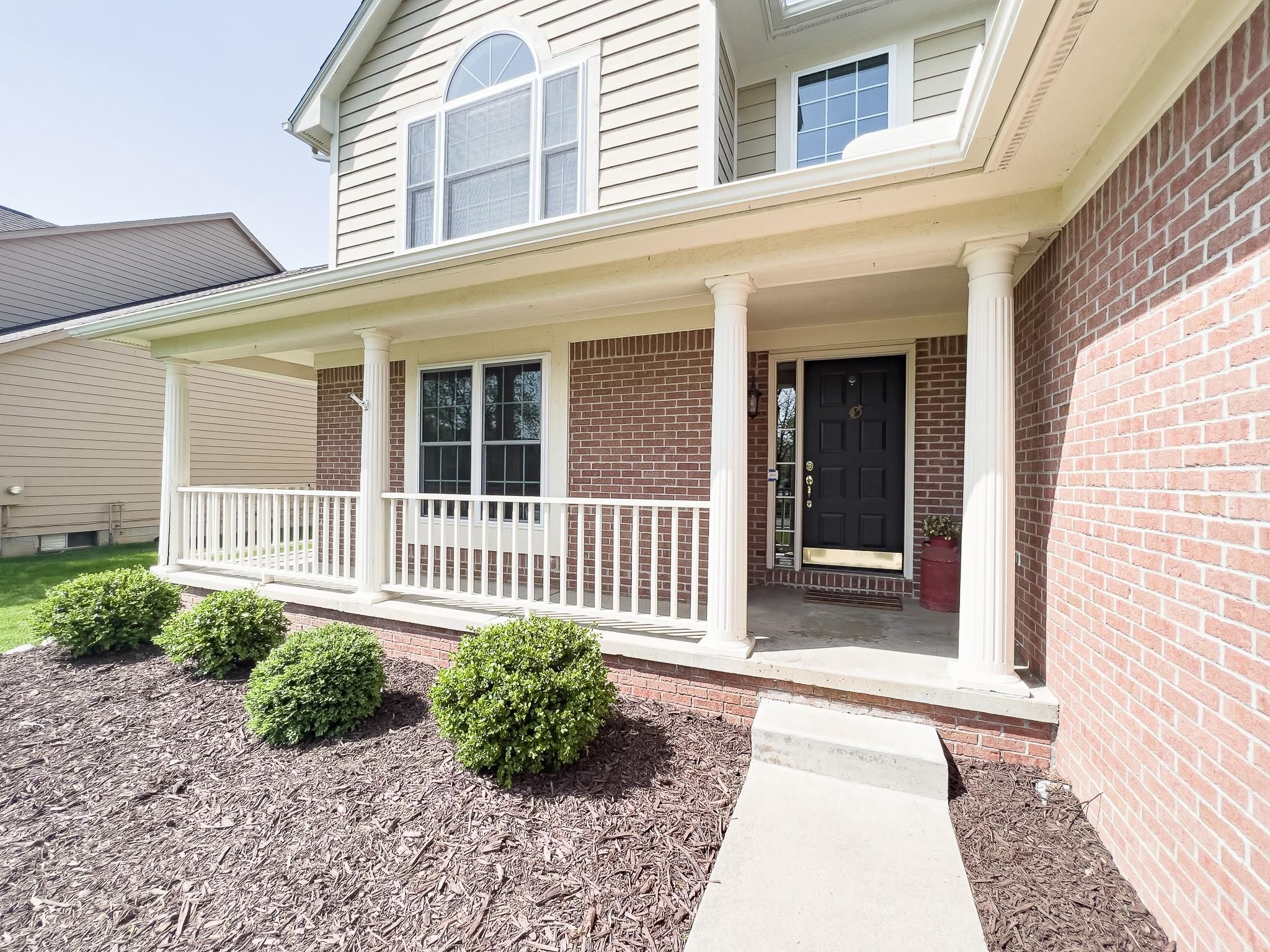 5561 WOODFIELD PKWY