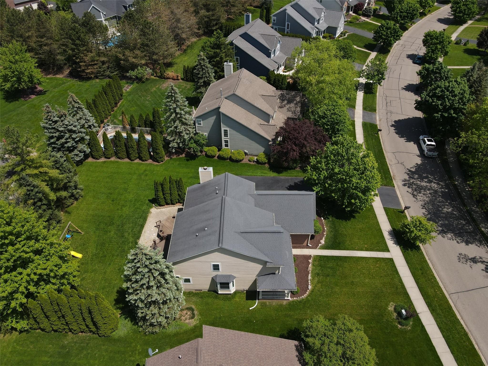 5561 WOODFIELD PKWY