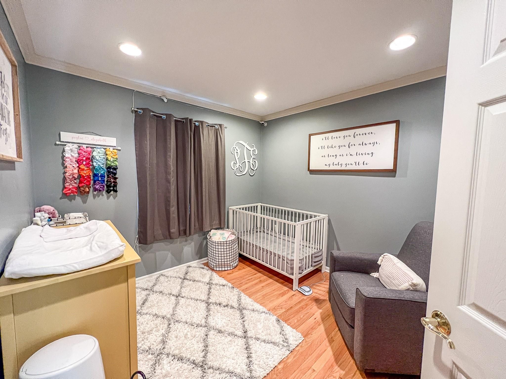 5561 WOODFIELD PKWY