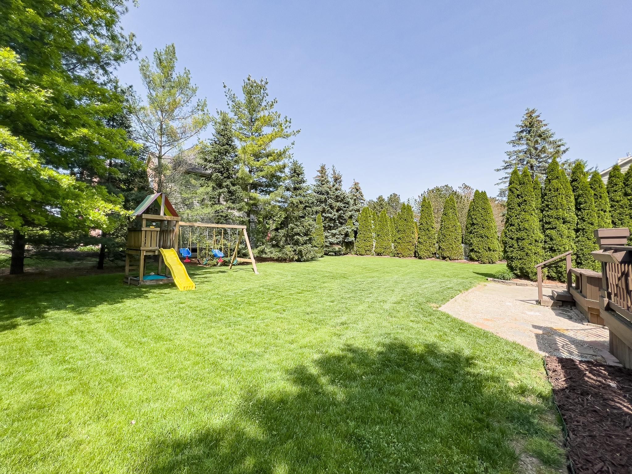 5561 WOODFIELD PKWY