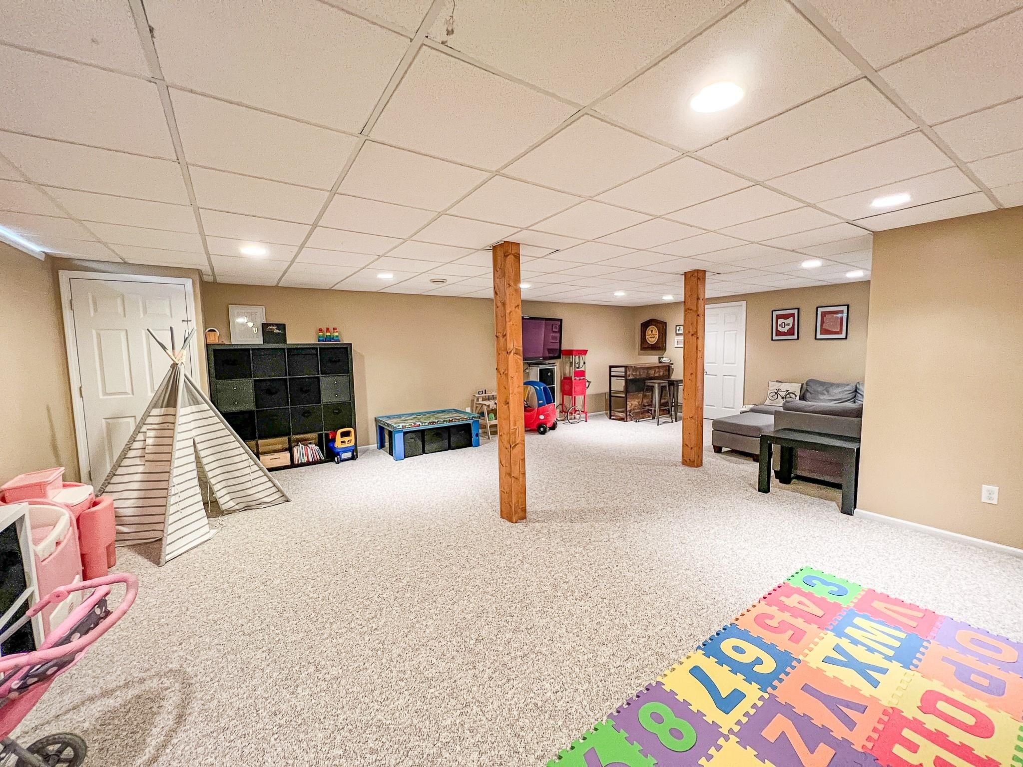 5561 WOODFIELD PKWY