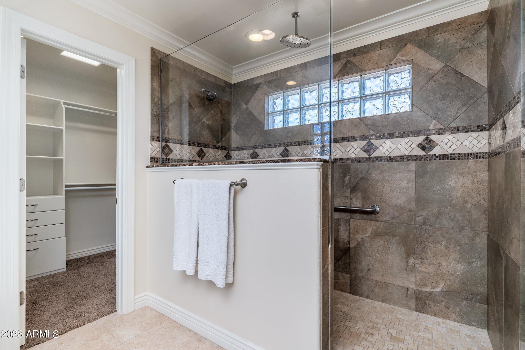 8333 E SAN SALVADOR Drive