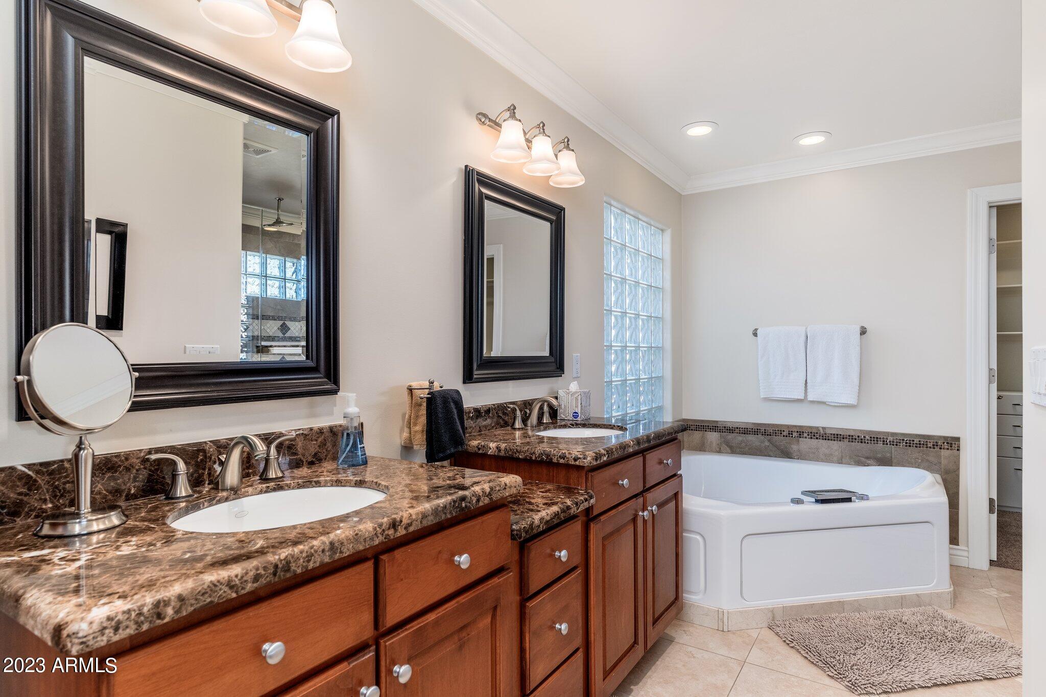 8333 E SAN SALVADOR Drive