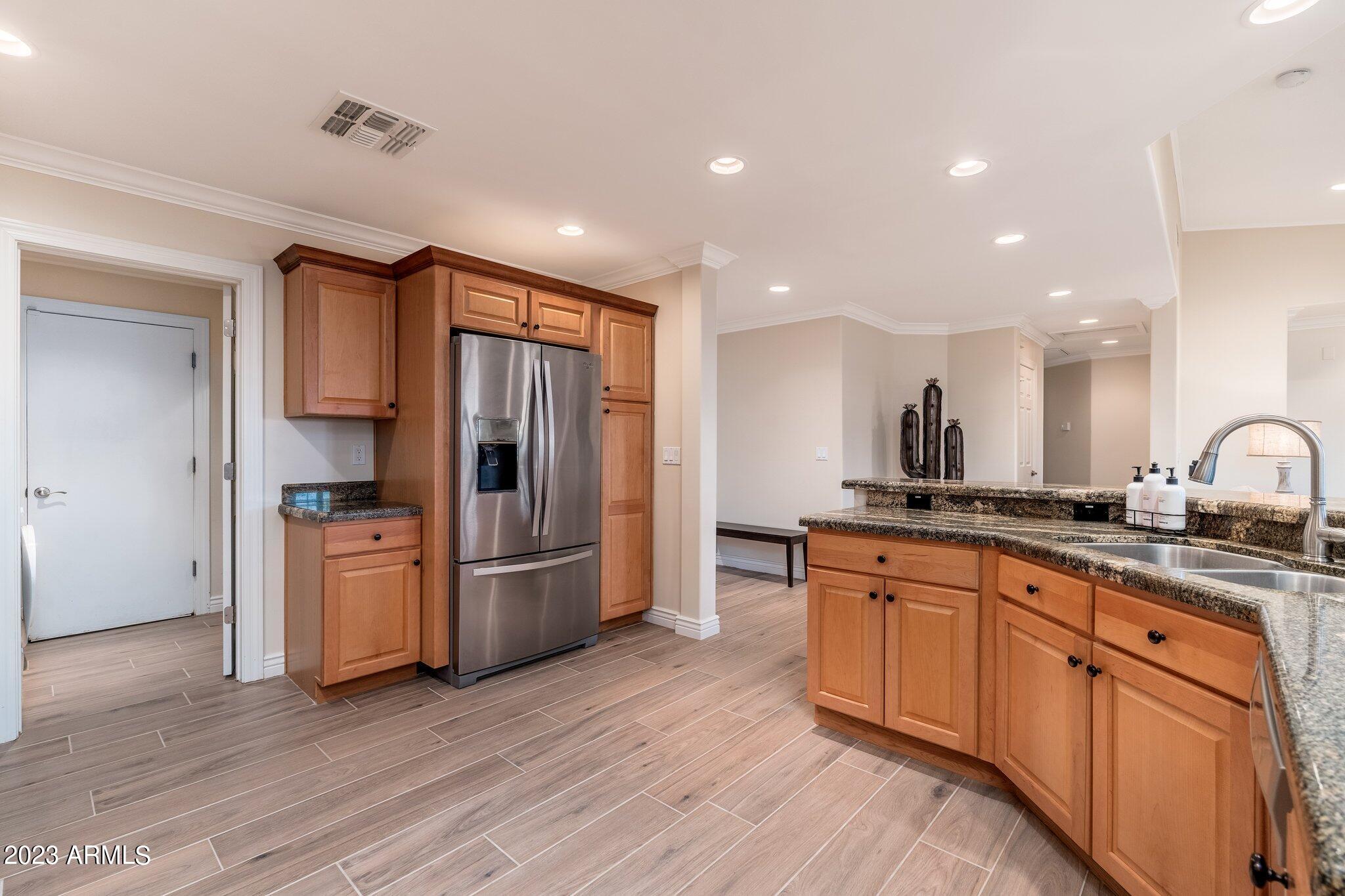 8333 E SAN SALVADOR Drive