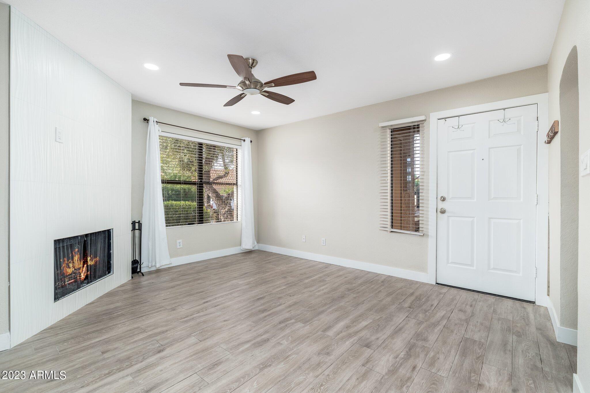 8787 E MOUNTAIN VIEW Road, 1041