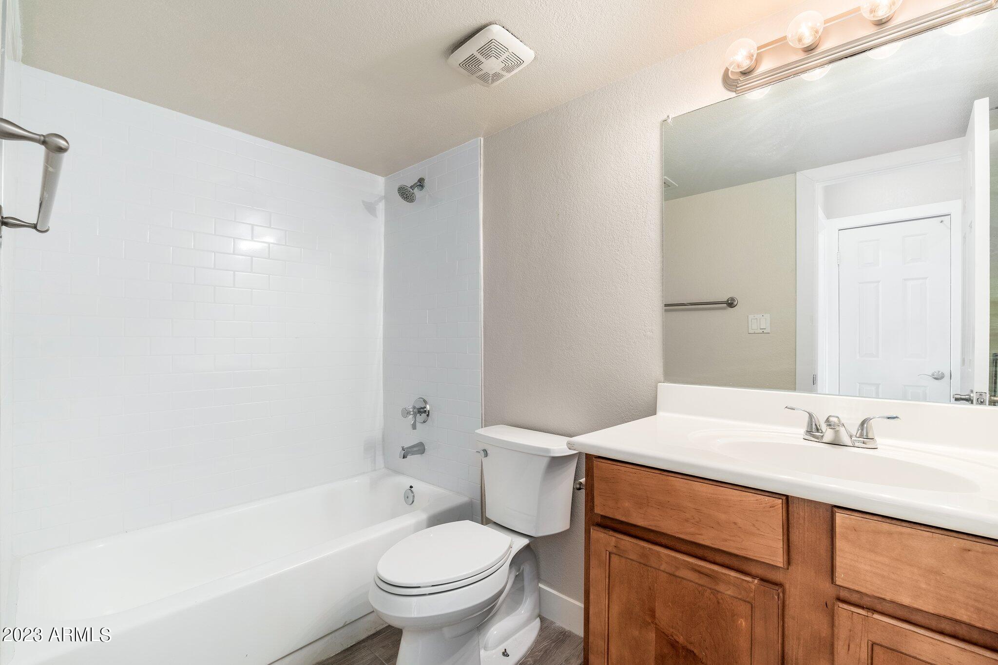 8787 E MOUNTAIN VIEW Road, 1041