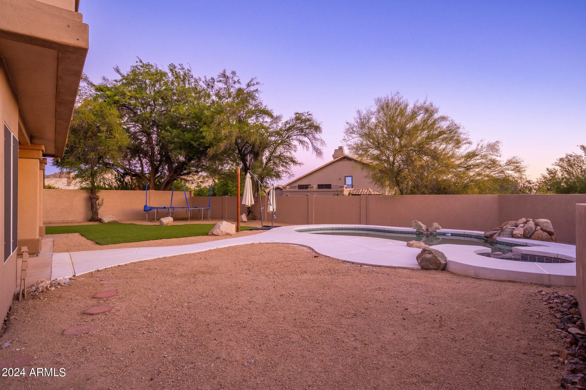 9305 E VIA DONA Road