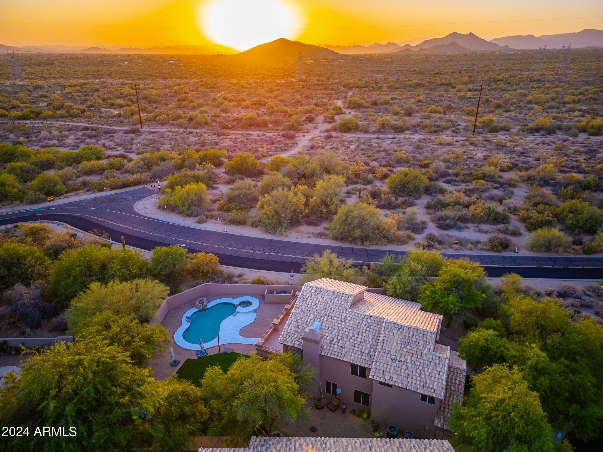 9305 E VIA DONA Road