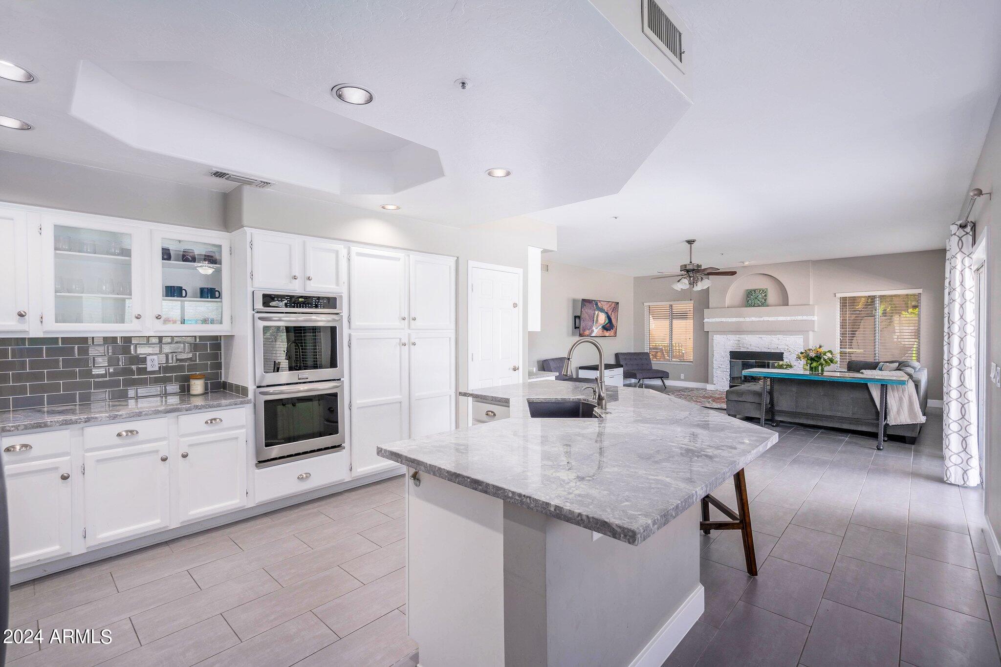 9305 E VIA DONA Road