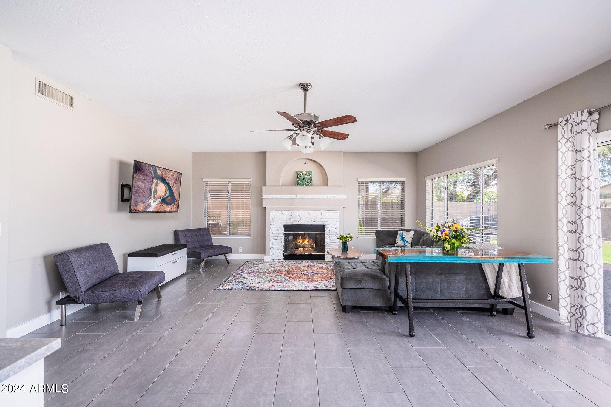 9305 E VIA DONA Road