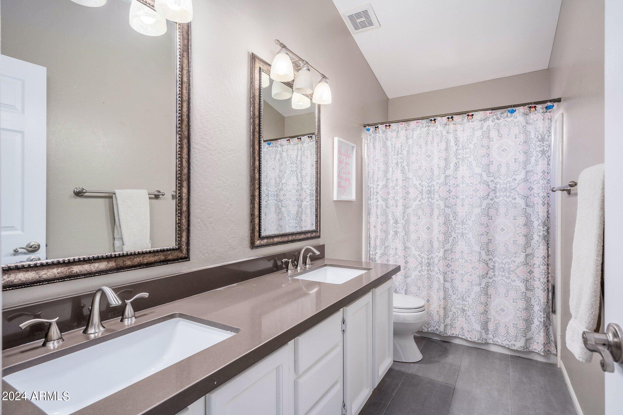 9305 E VIA DONA Road