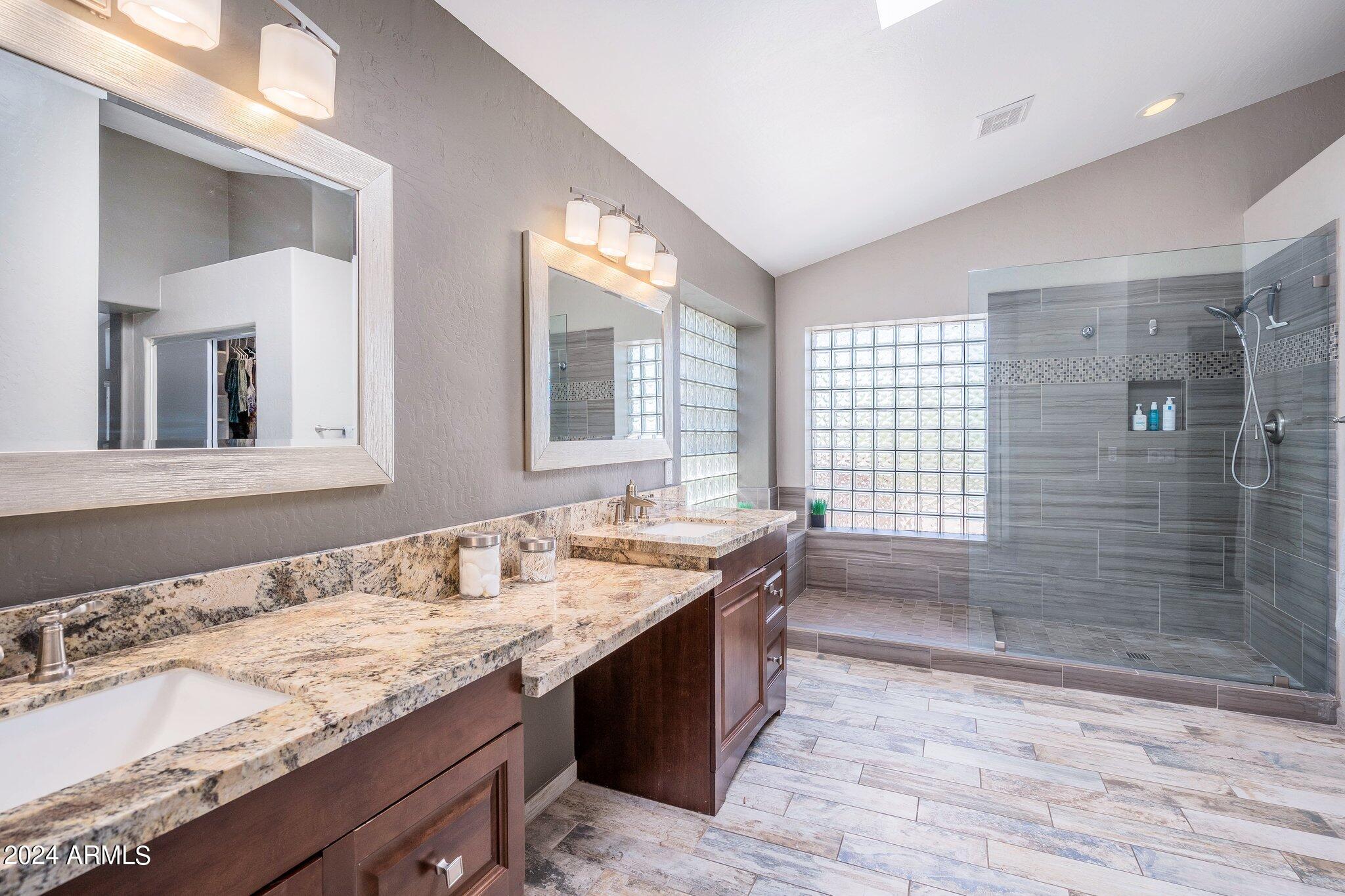 9305 E VIA DONA Road