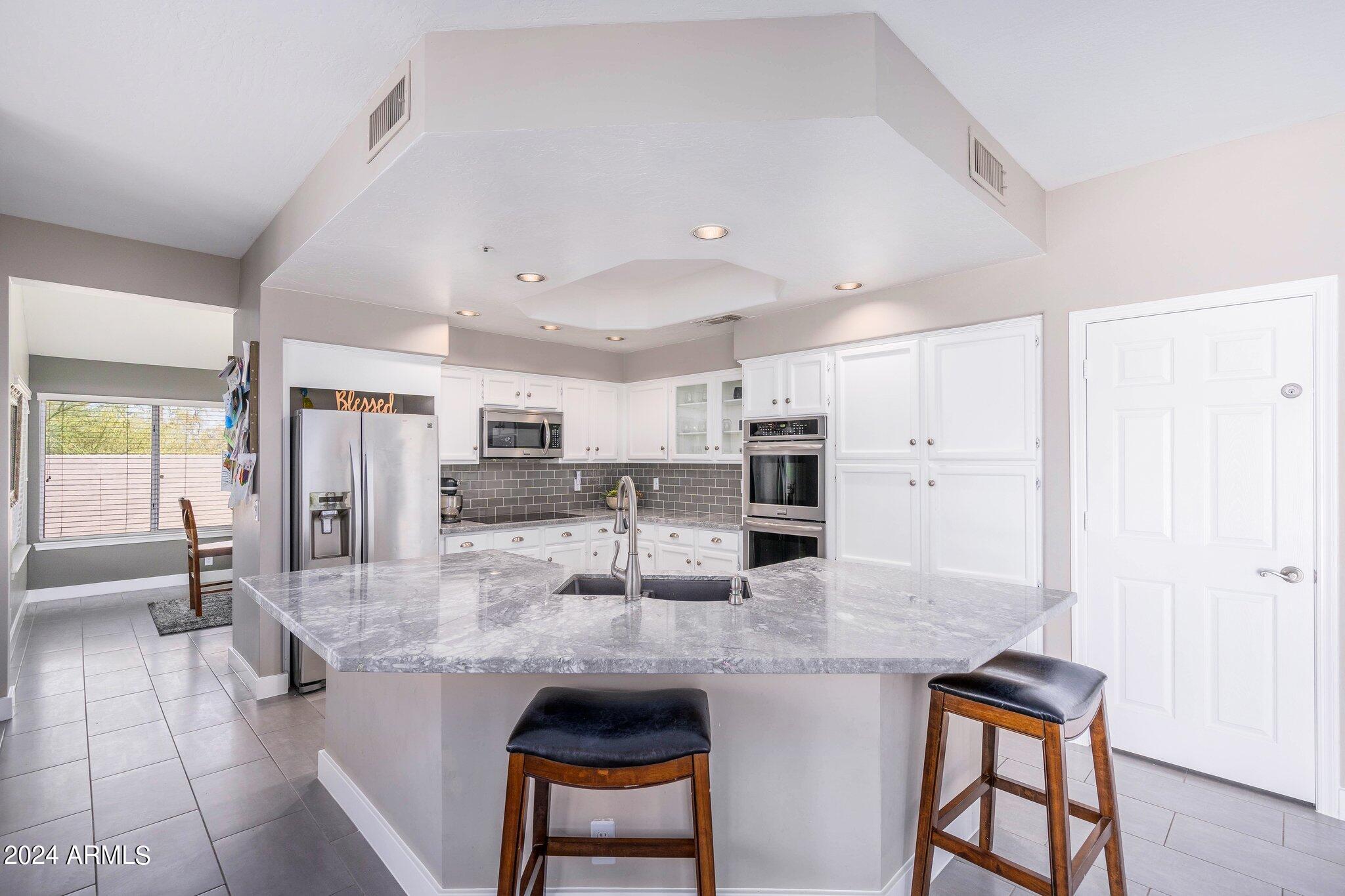 9305 E VIA DONA Road