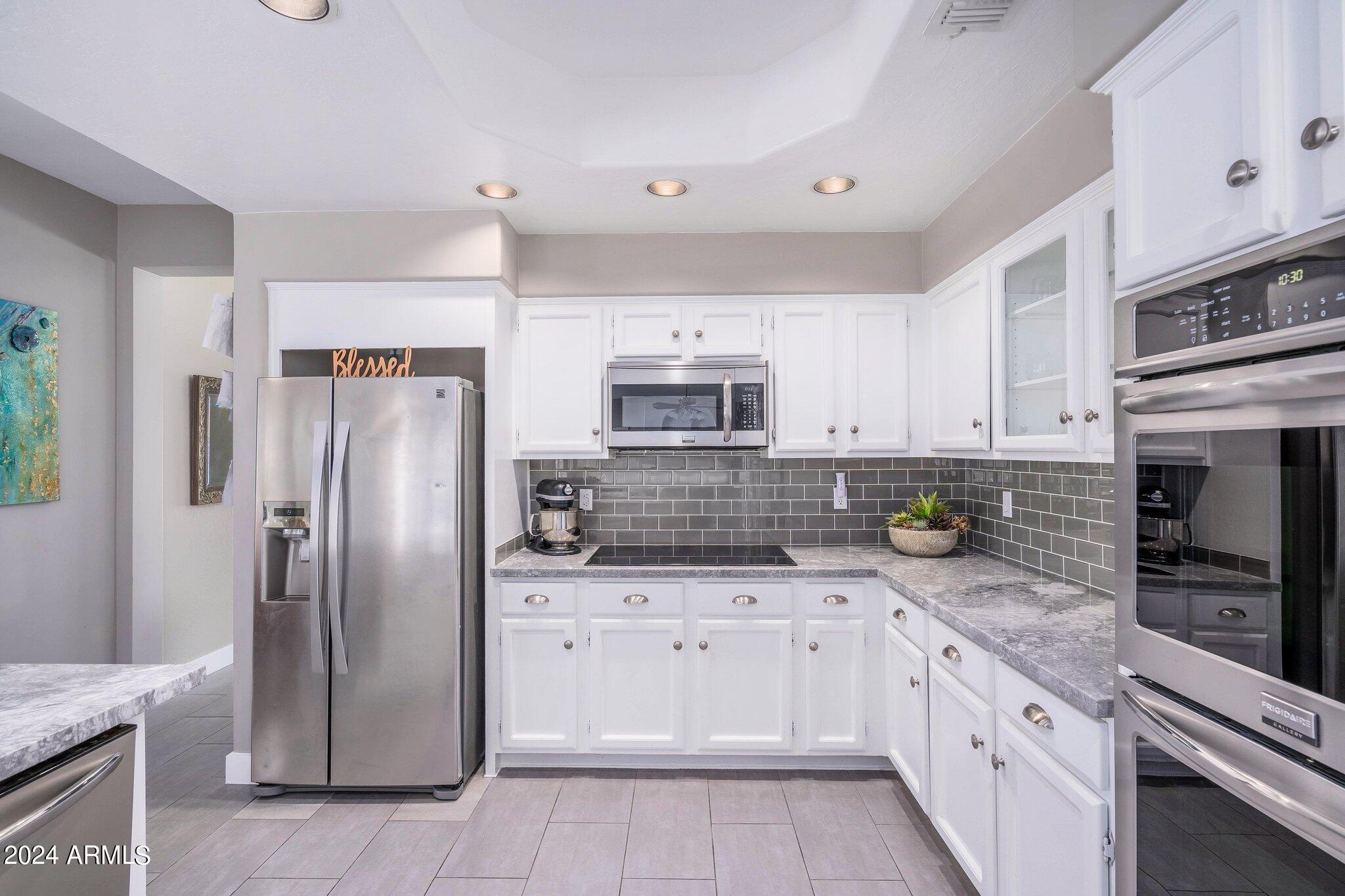 9305 E VIA DONA Road