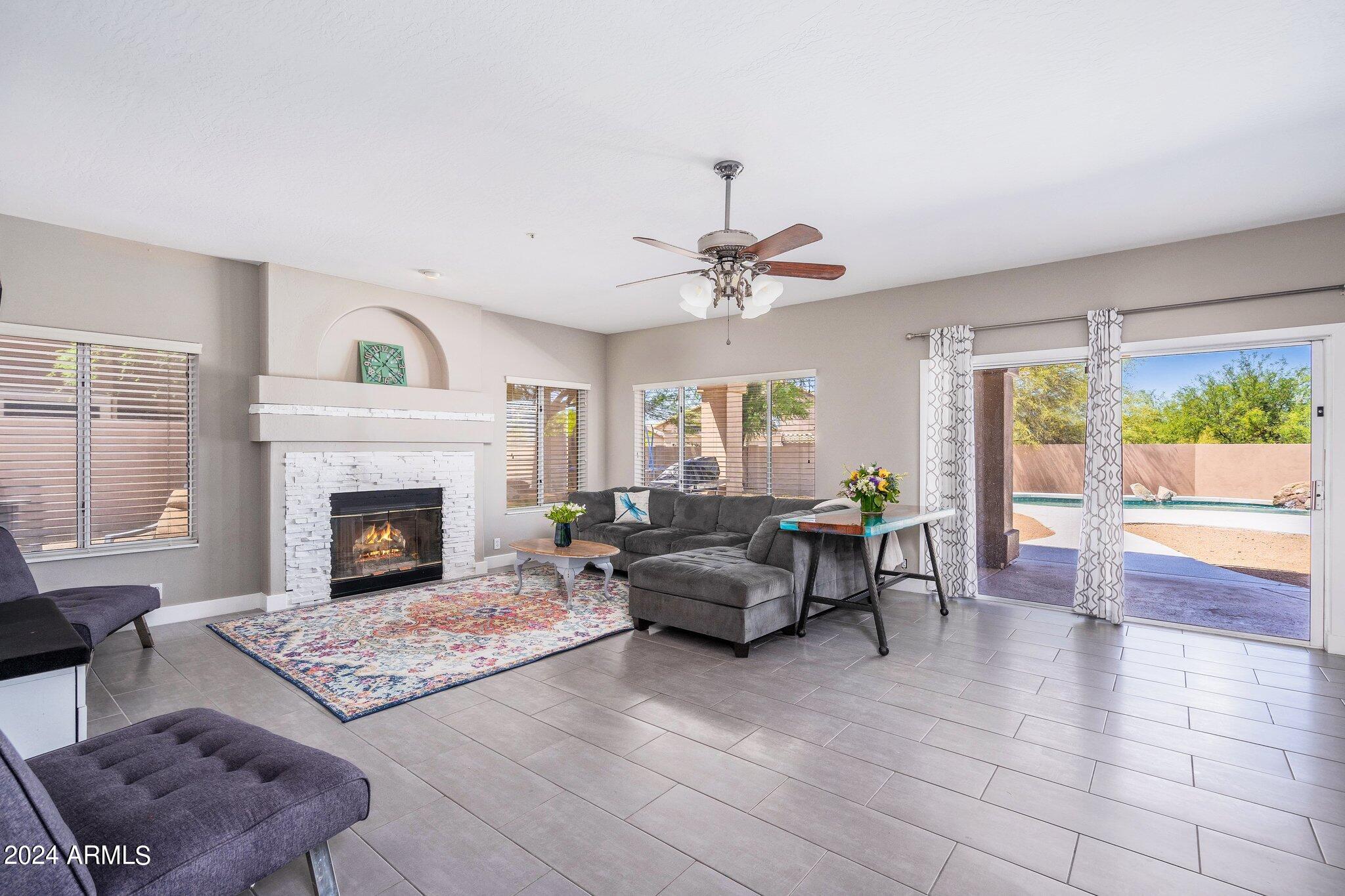 9305 E VIA DONA Road