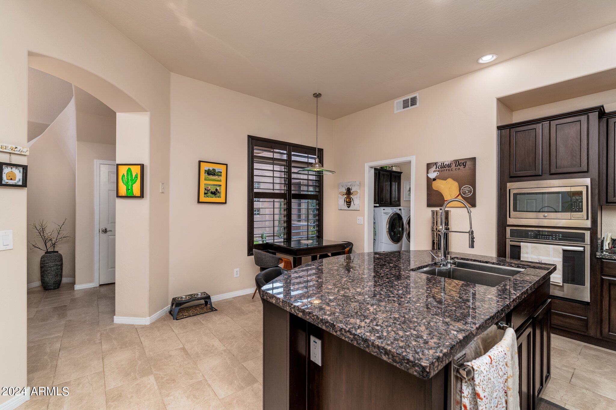 15240 N CLUBGATE Drive, 118