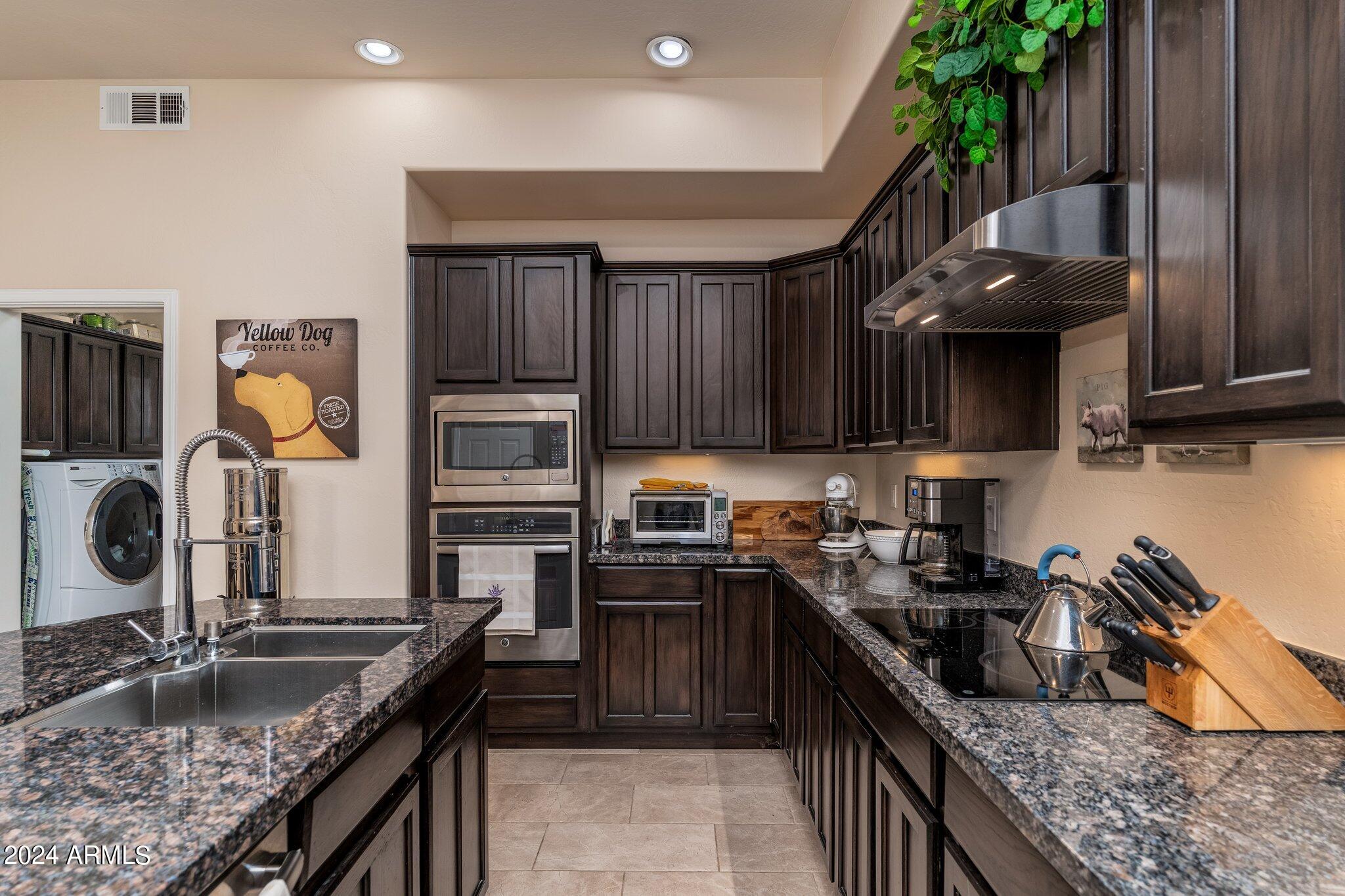 15240 N CLUBGATE Drive, 118