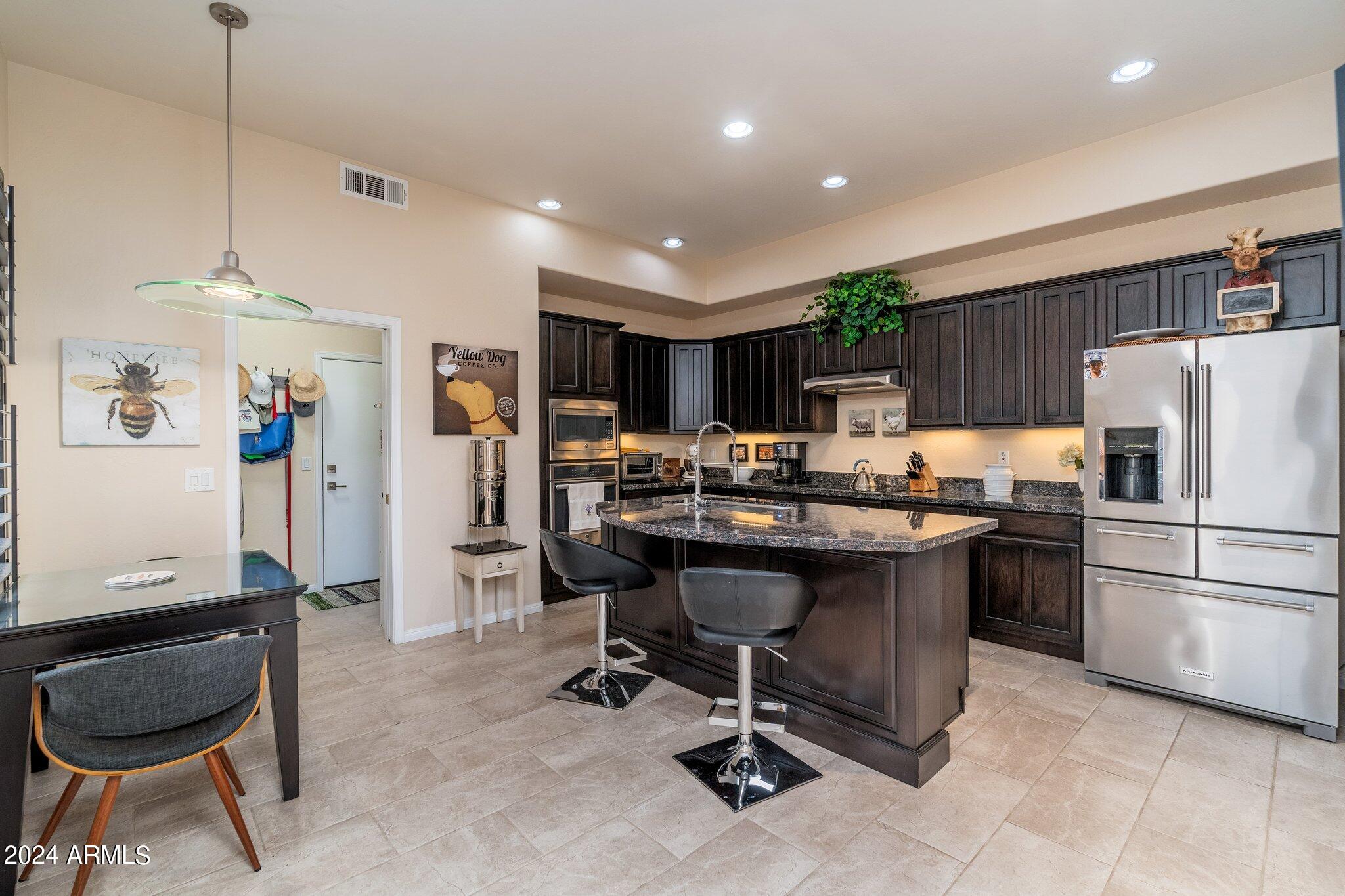 15240 N CLUBGATE Drive, 118