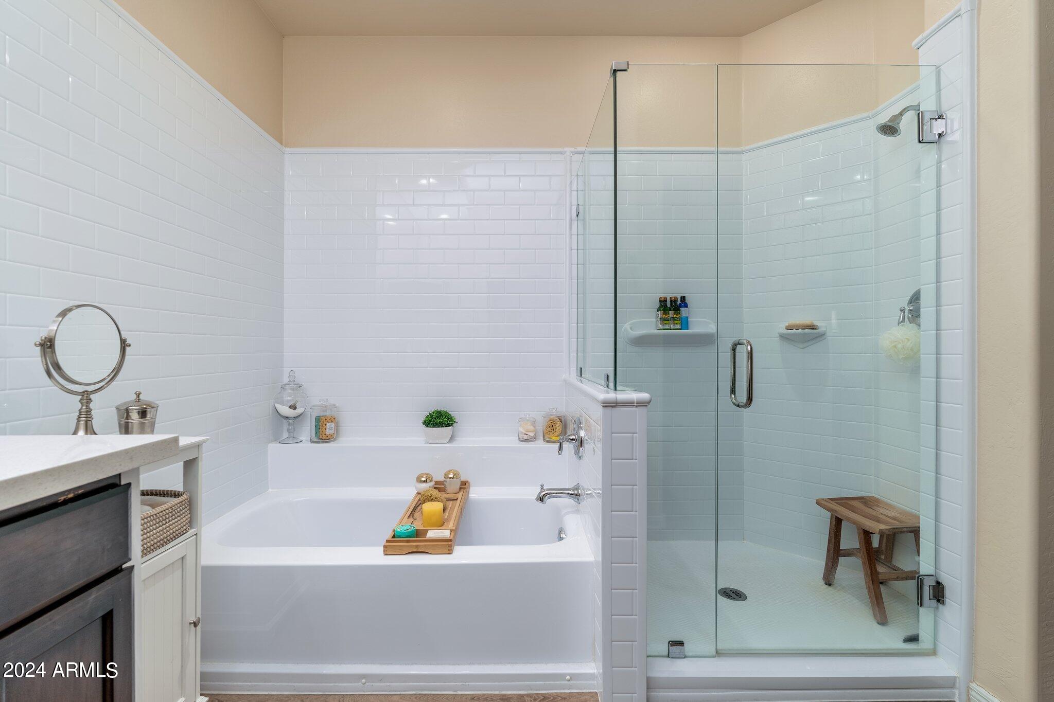 15240 N CLUBGATE Drive, 118