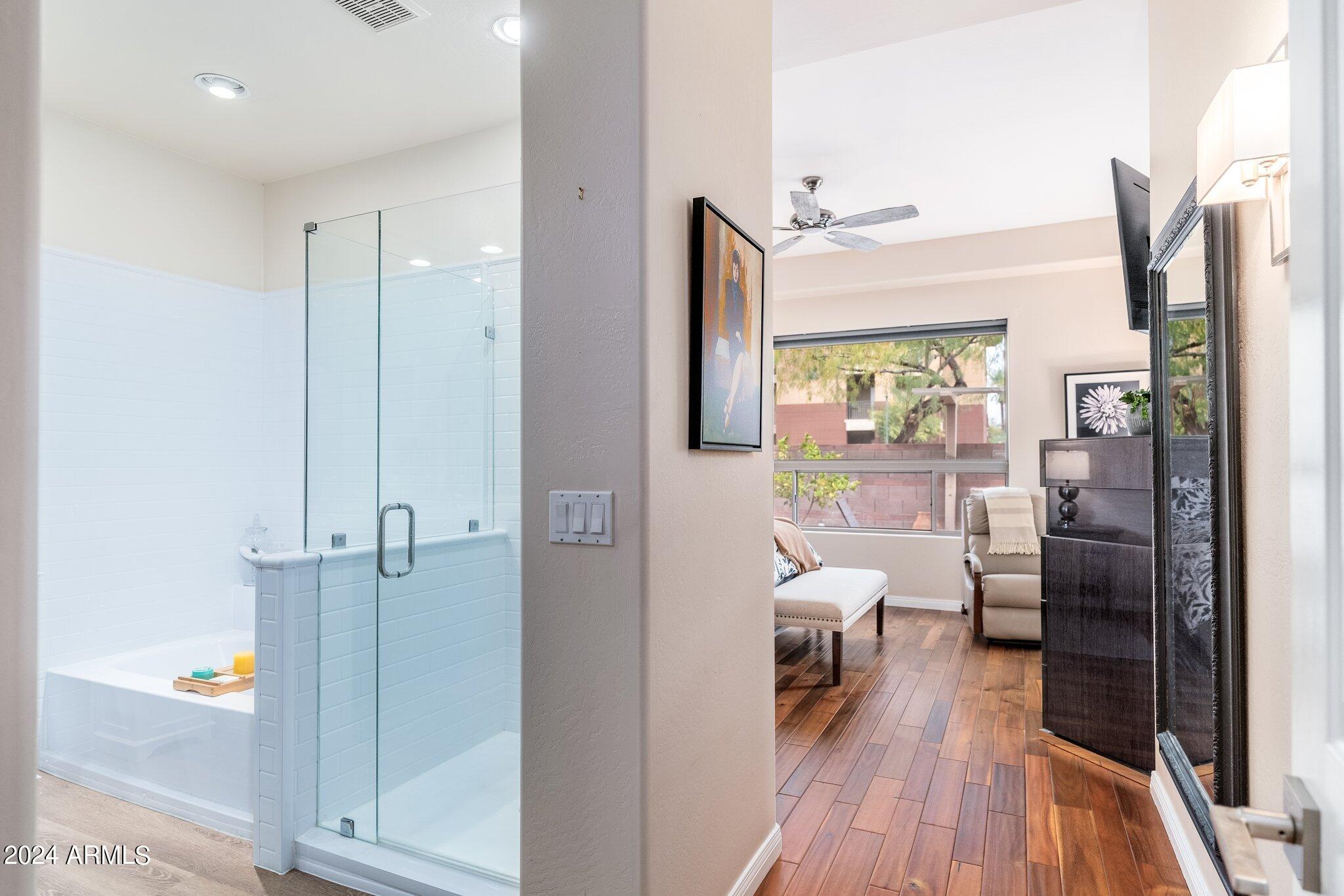 15240 N CLUBGATE Drive, 118